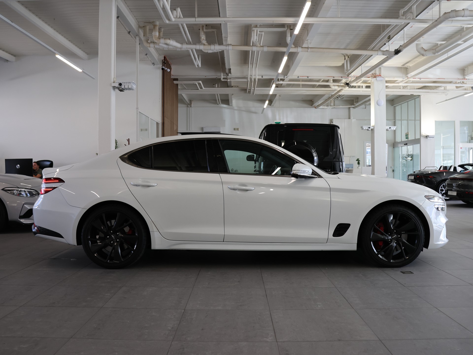 GENESIS G70 2.0 TGDI Sport AT8 AWD *Panorama* *360 Kamera*-image-6