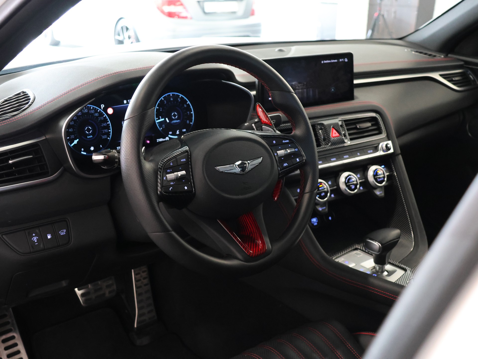 GENESIS G70 2.0 TGDI Sport AT8 AWD *Panorama* *360 Kamera*-image-17