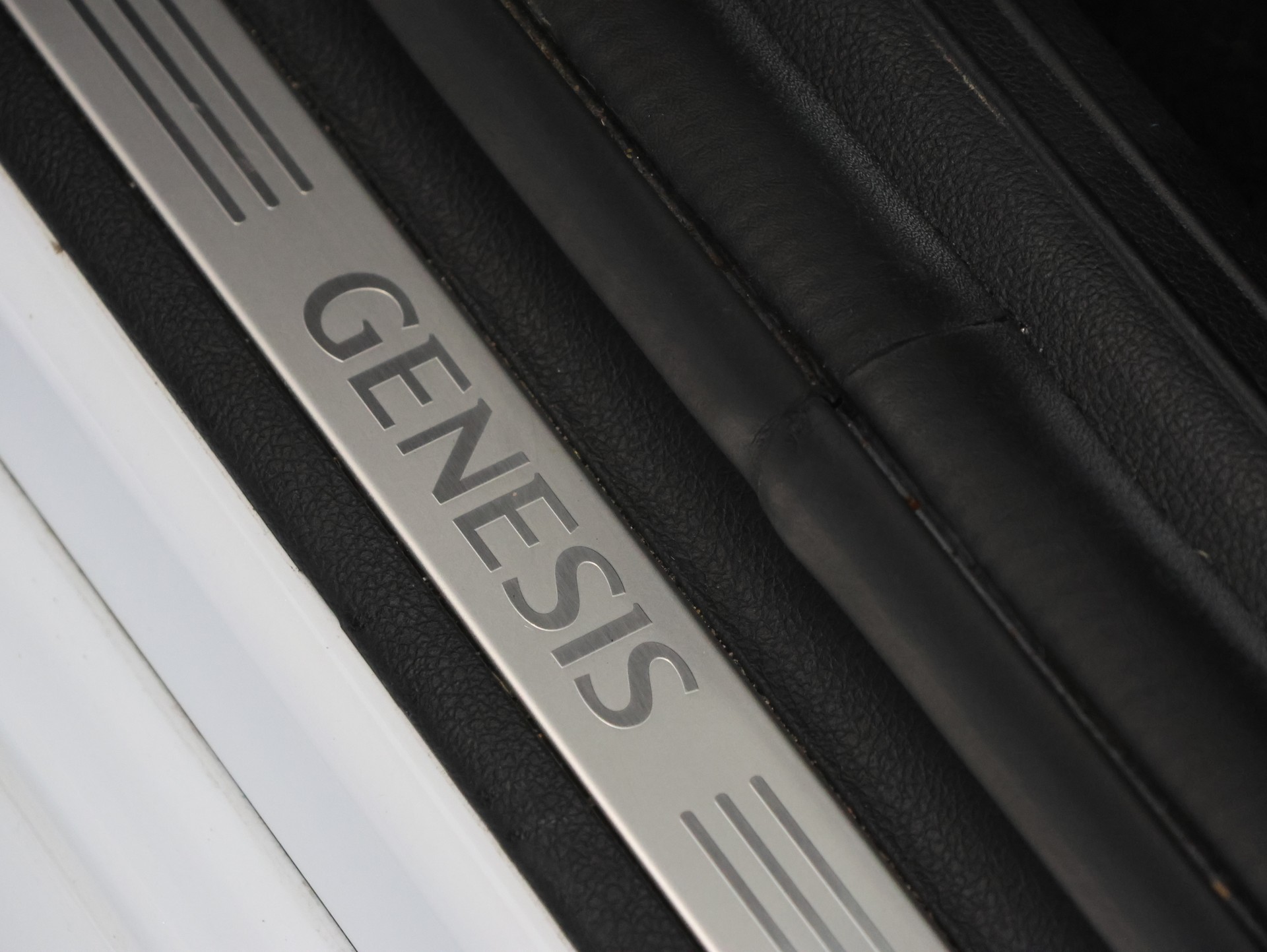 GENESIS G70 2.0 TGDI Sport AT8 AWD *Panorama* *360 Kamera*-image-14