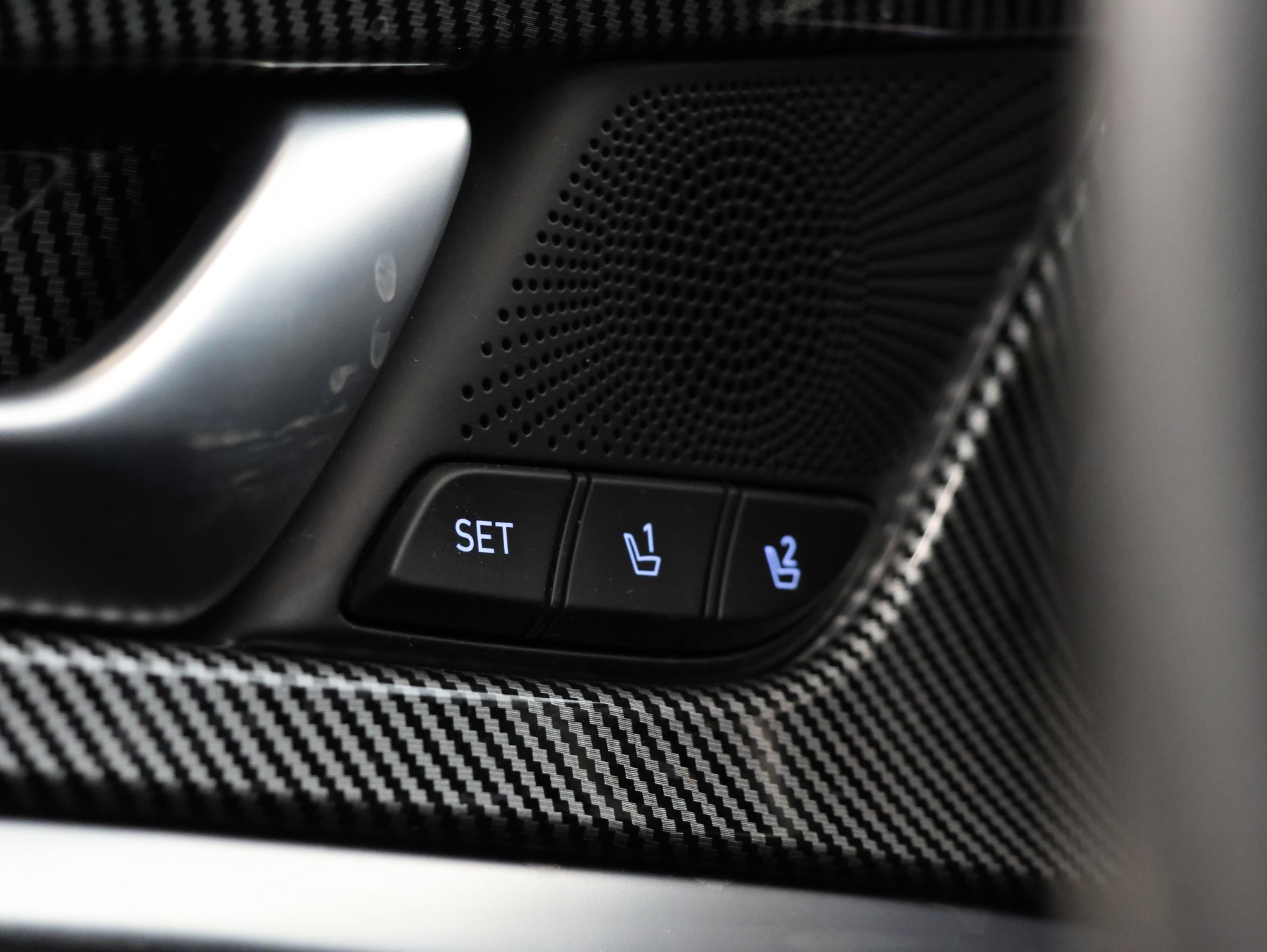 GENESIS G70 2.0 TGDI Sport AT8 AWD *Panorama* *360 Kamera*-image-30