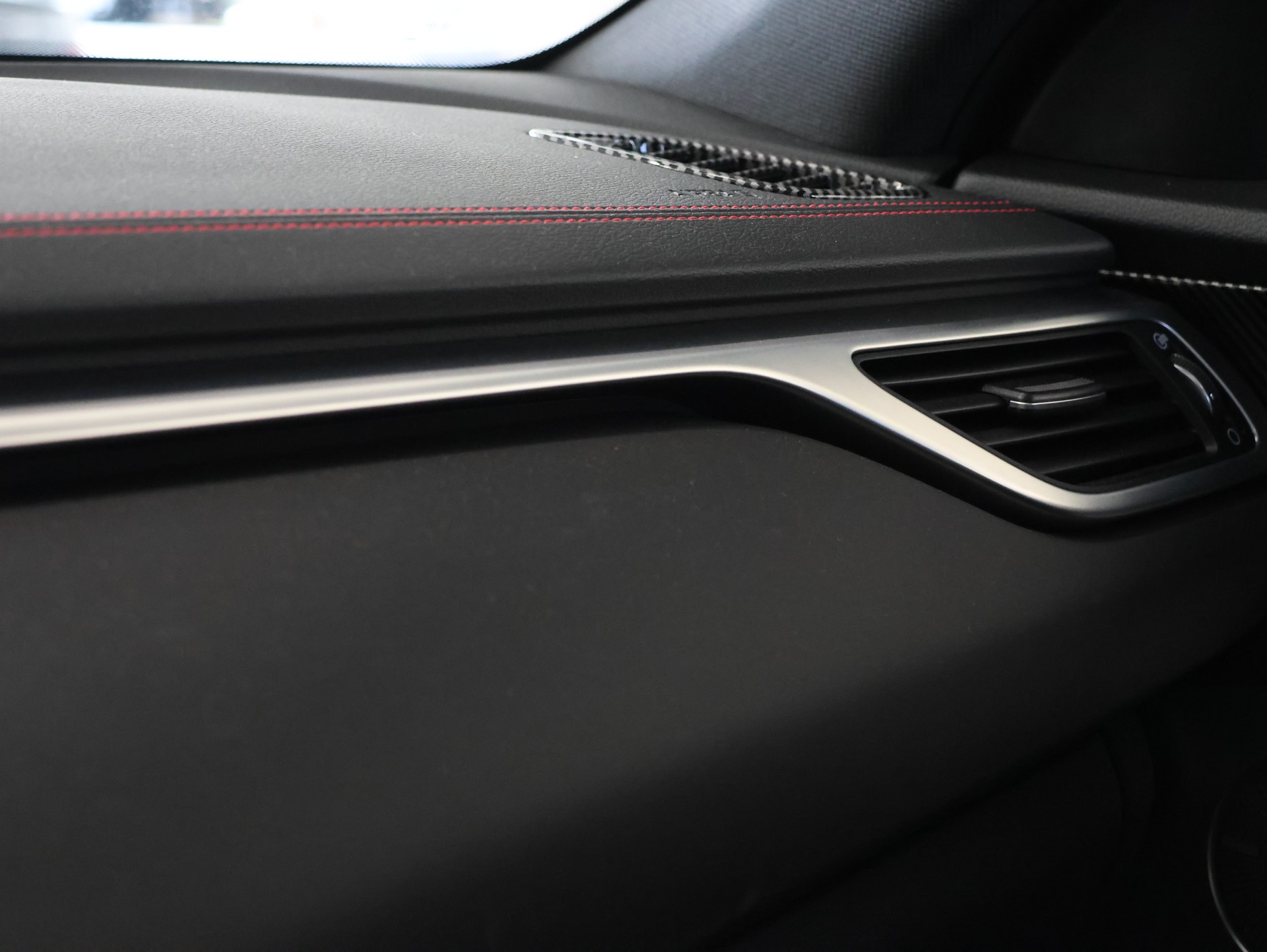 GENESIS G70 2.0 TGDI Sport AT8 AWD *Panorama* *360 Kamera*-image-28