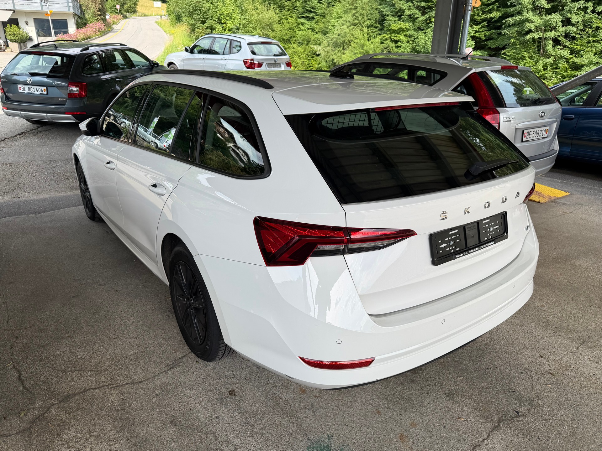SKODA Octavia Combi 2.0 TDI DSG Ambition 4x4-image-3