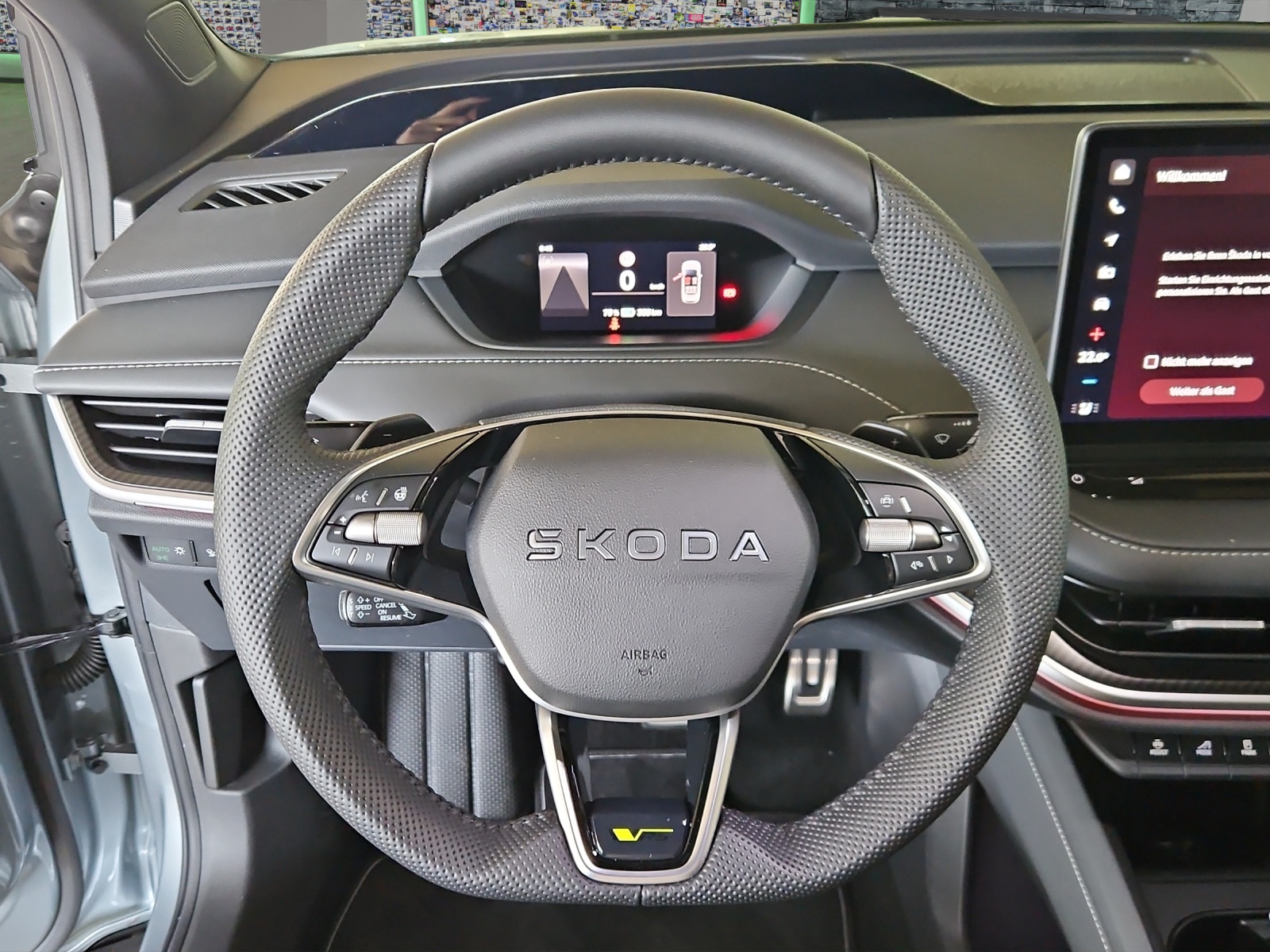 SKODA Enyaq 4x4 RS-image-11