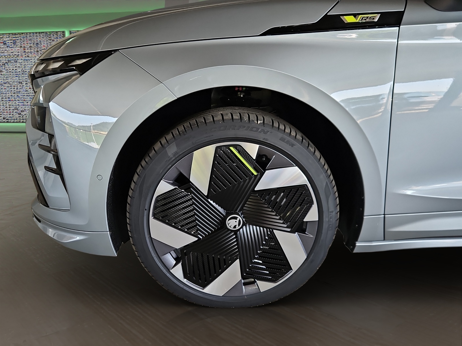 SKODA Enyaq 4x4 RS-image-5