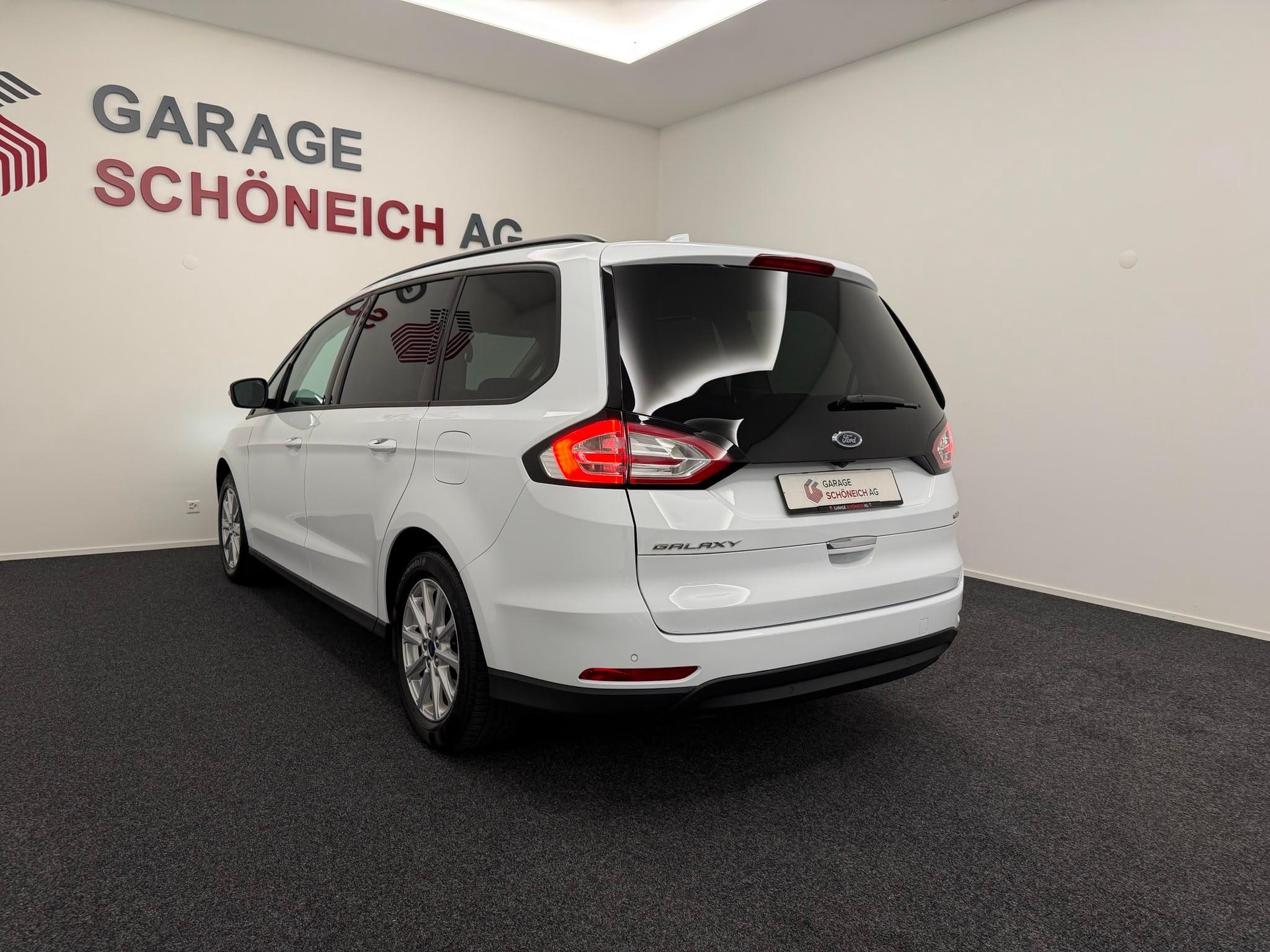 FORD Galaxy 2.5 Hybrid Trend 7P-image-6