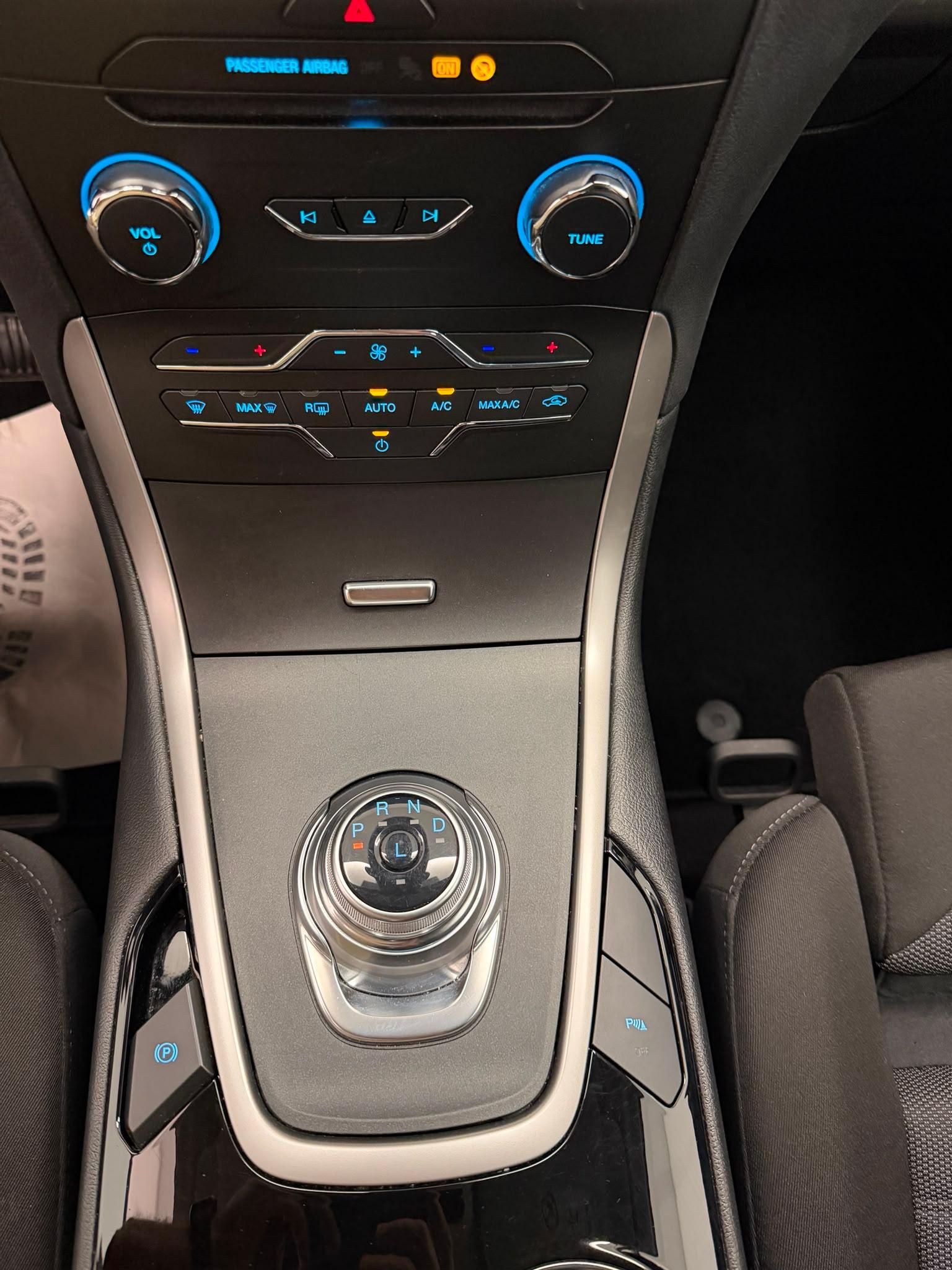 FORD Galaxy 2.5 Hybrid Trend 7P-image-20