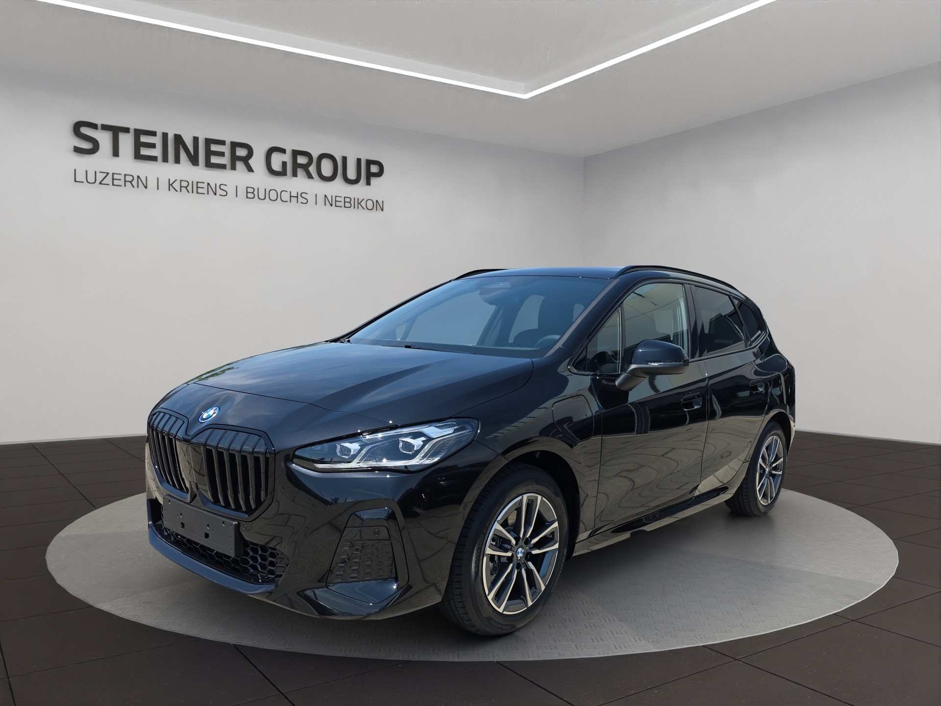 BMW 225e xDrive Active Tourer-image-0