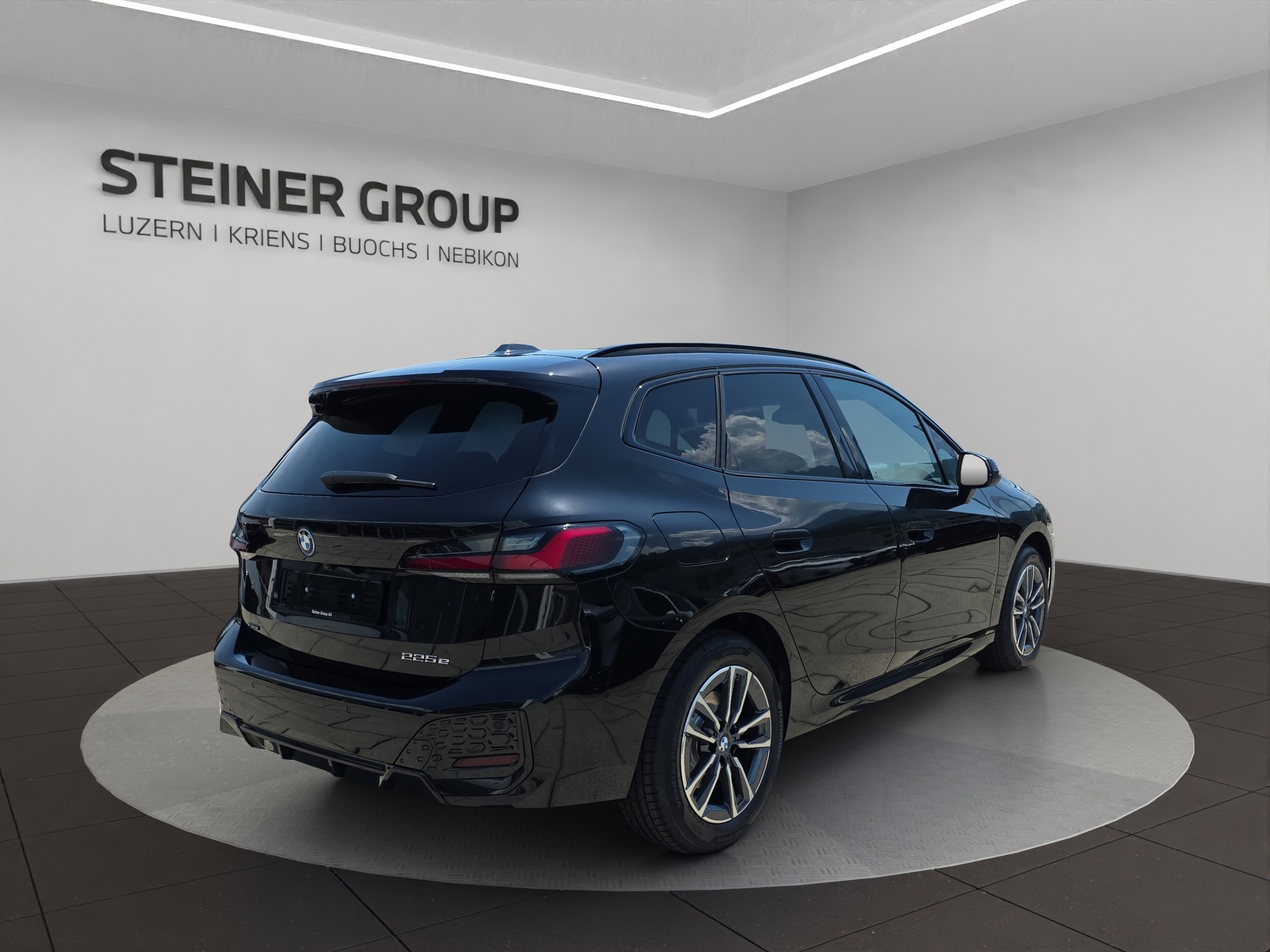 BMW 225e xDrive Active Tourer-image-3