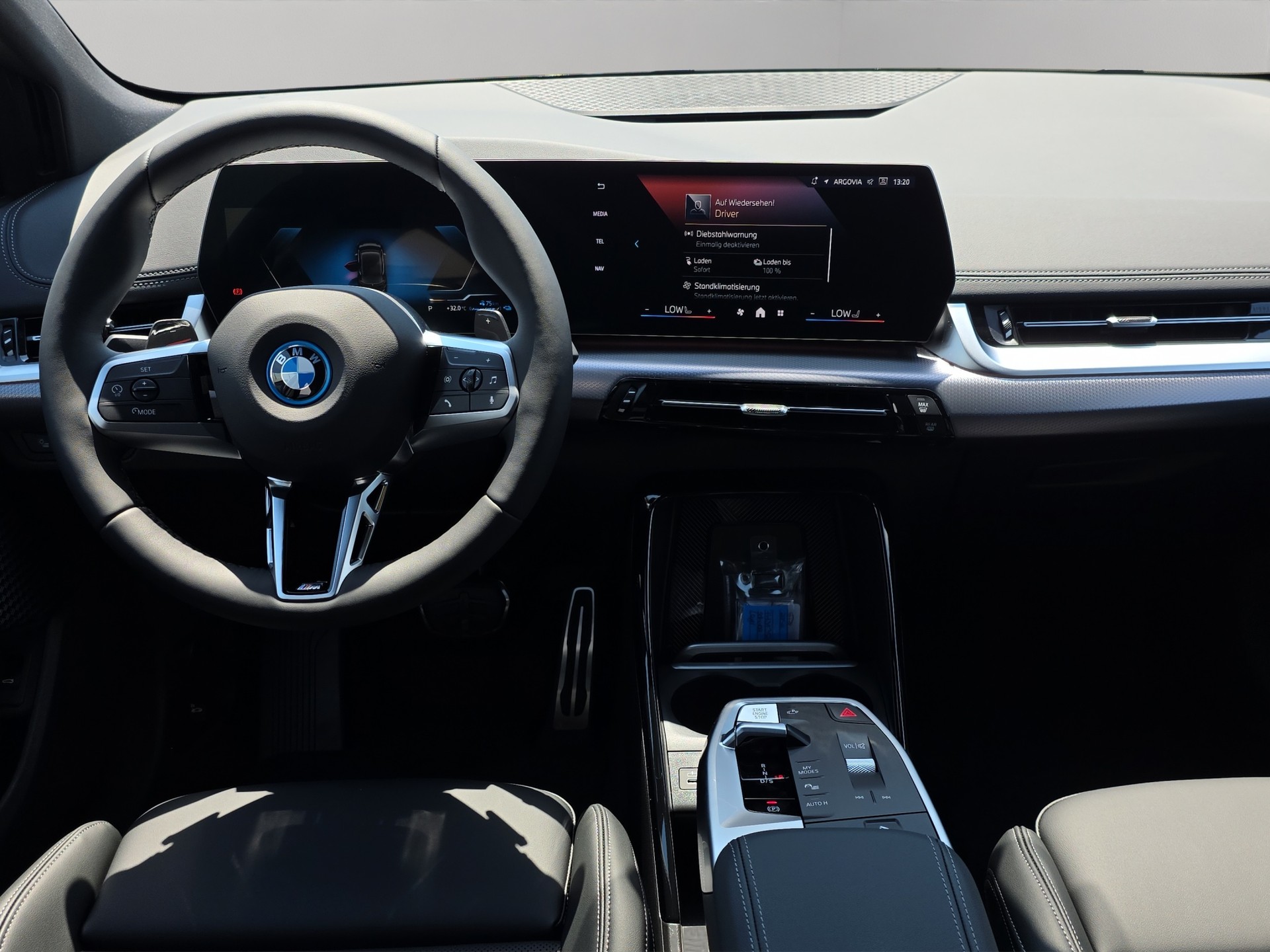 BMW 225e xDrive Active Tourer-image-11