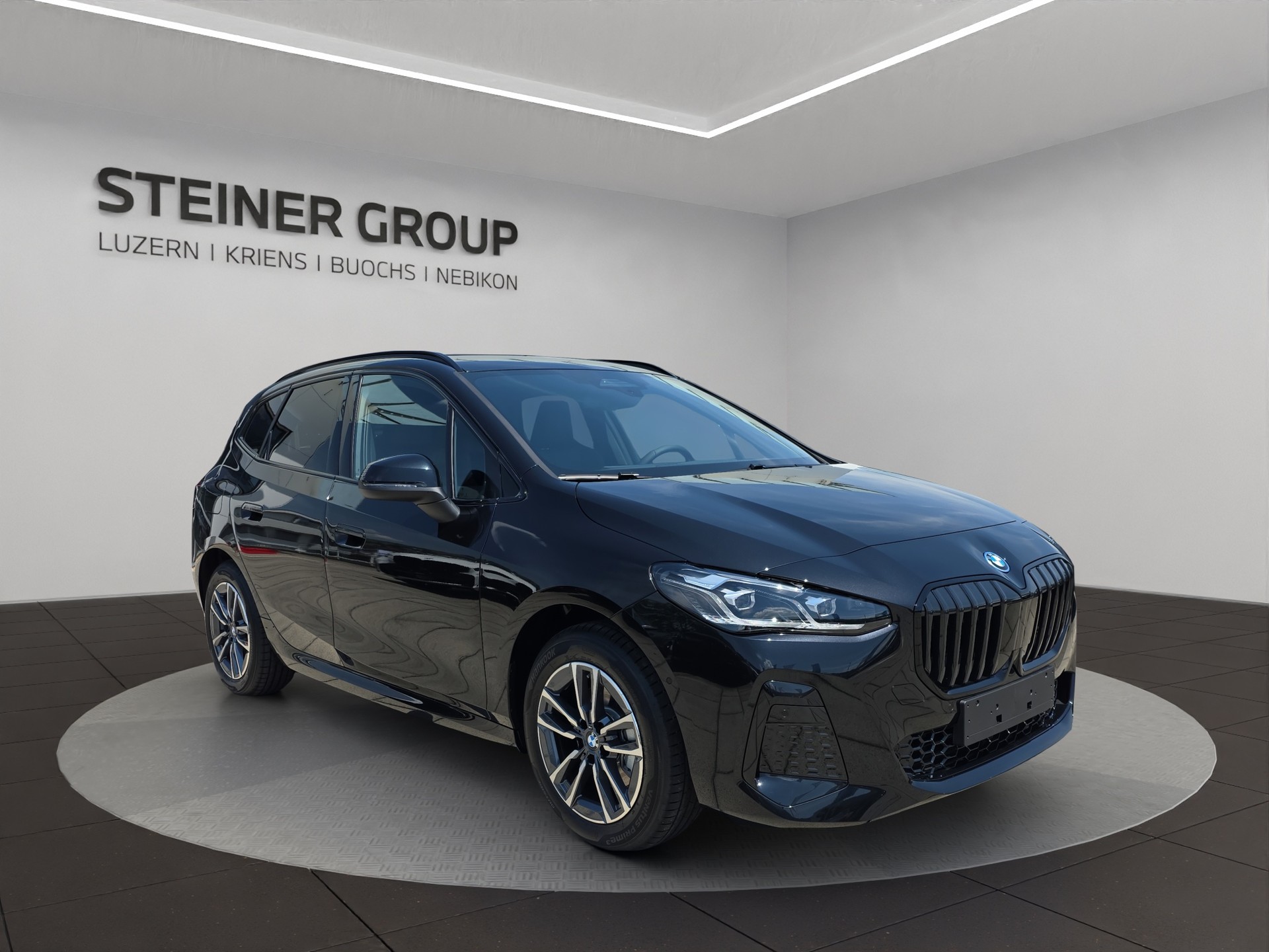 BMW 225e xDrive Active Tourer-image-1