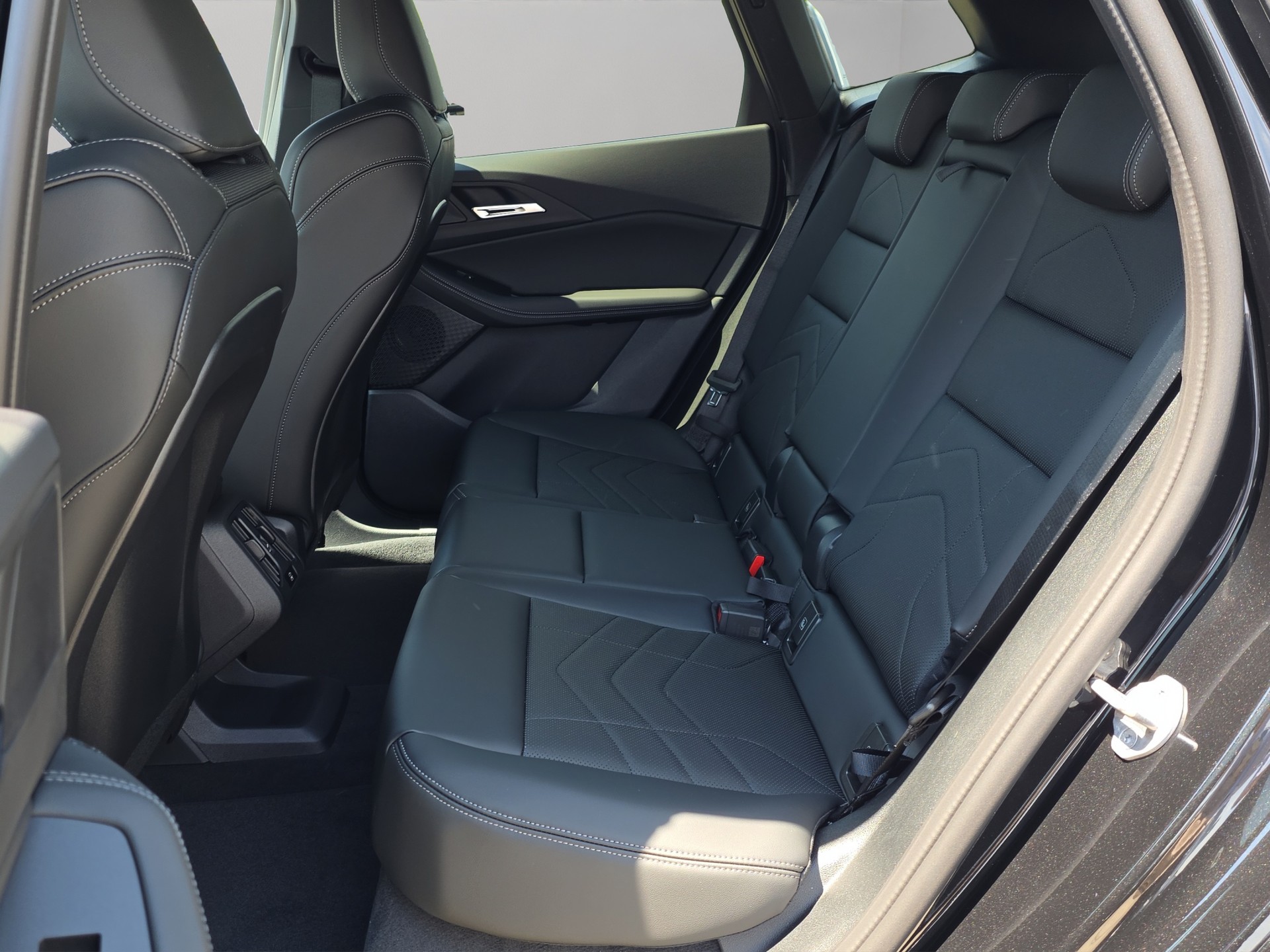 BMW 225e xDrive Active Tourer-image-14