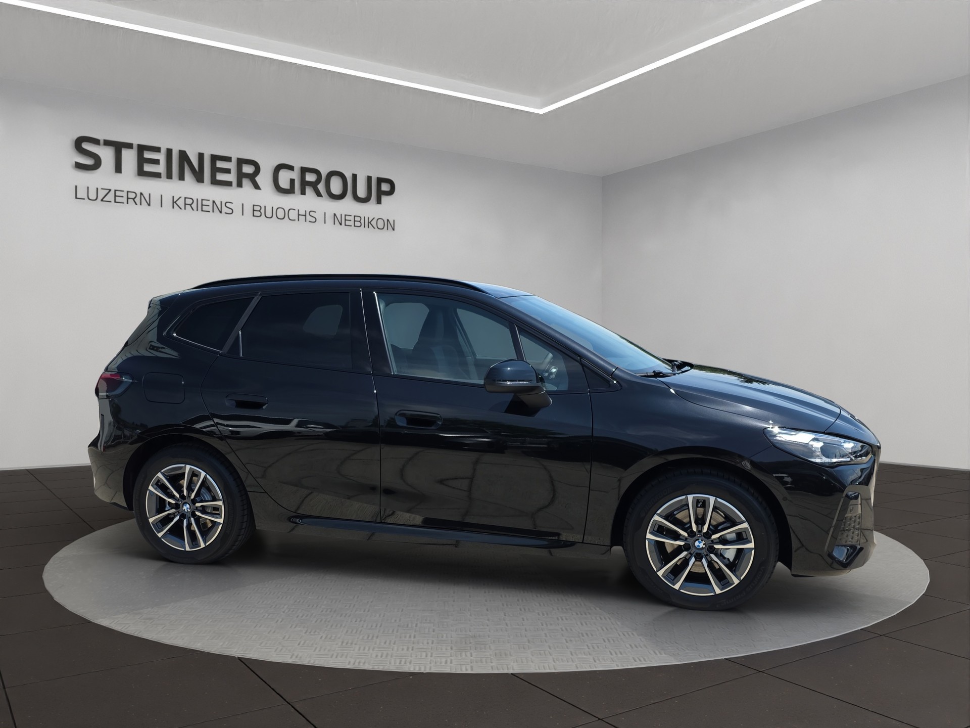 BMW 225e xDrive Active Tourer-image-2