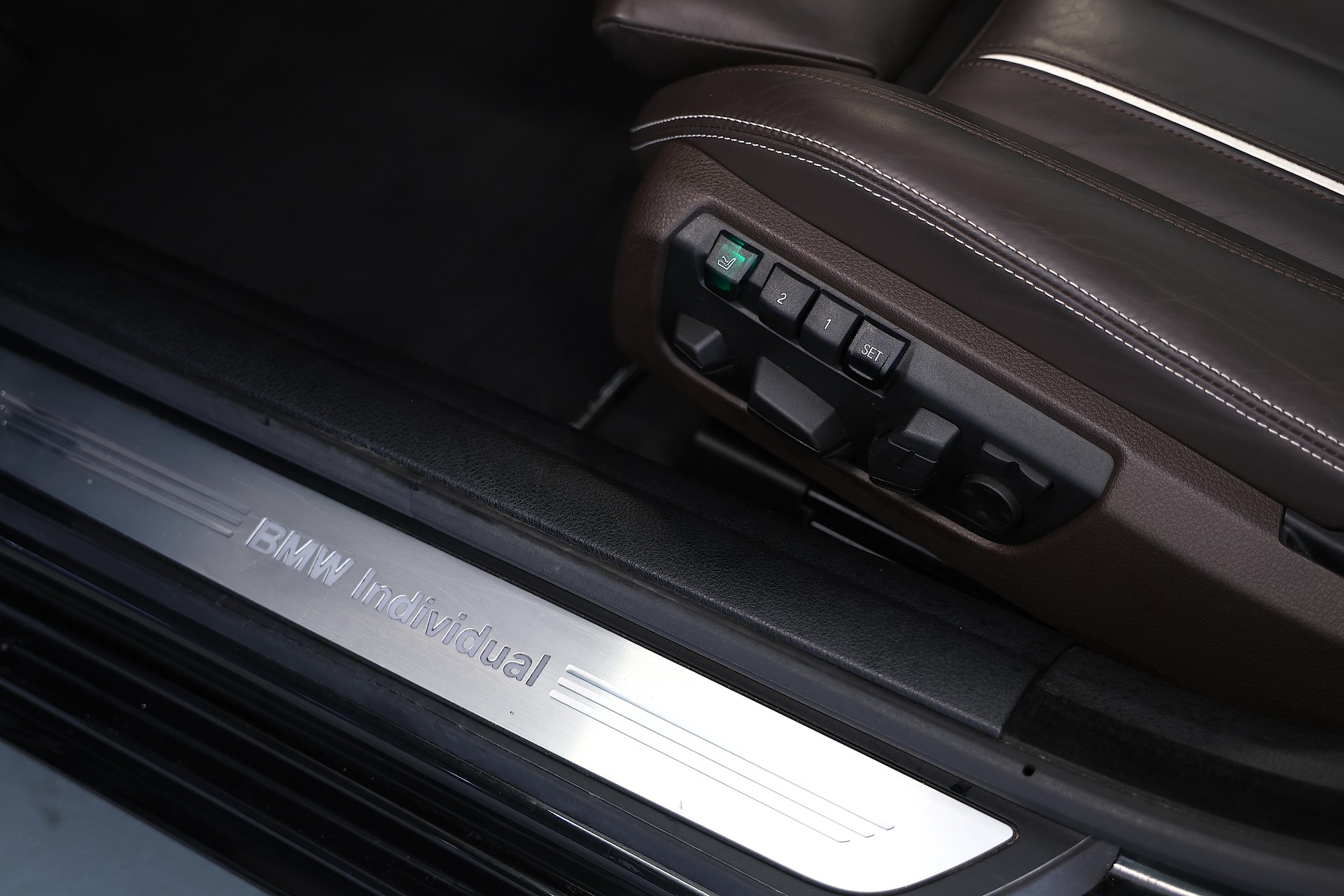 BMW 640i Gran Coupé xDrive *Individual*-image-16