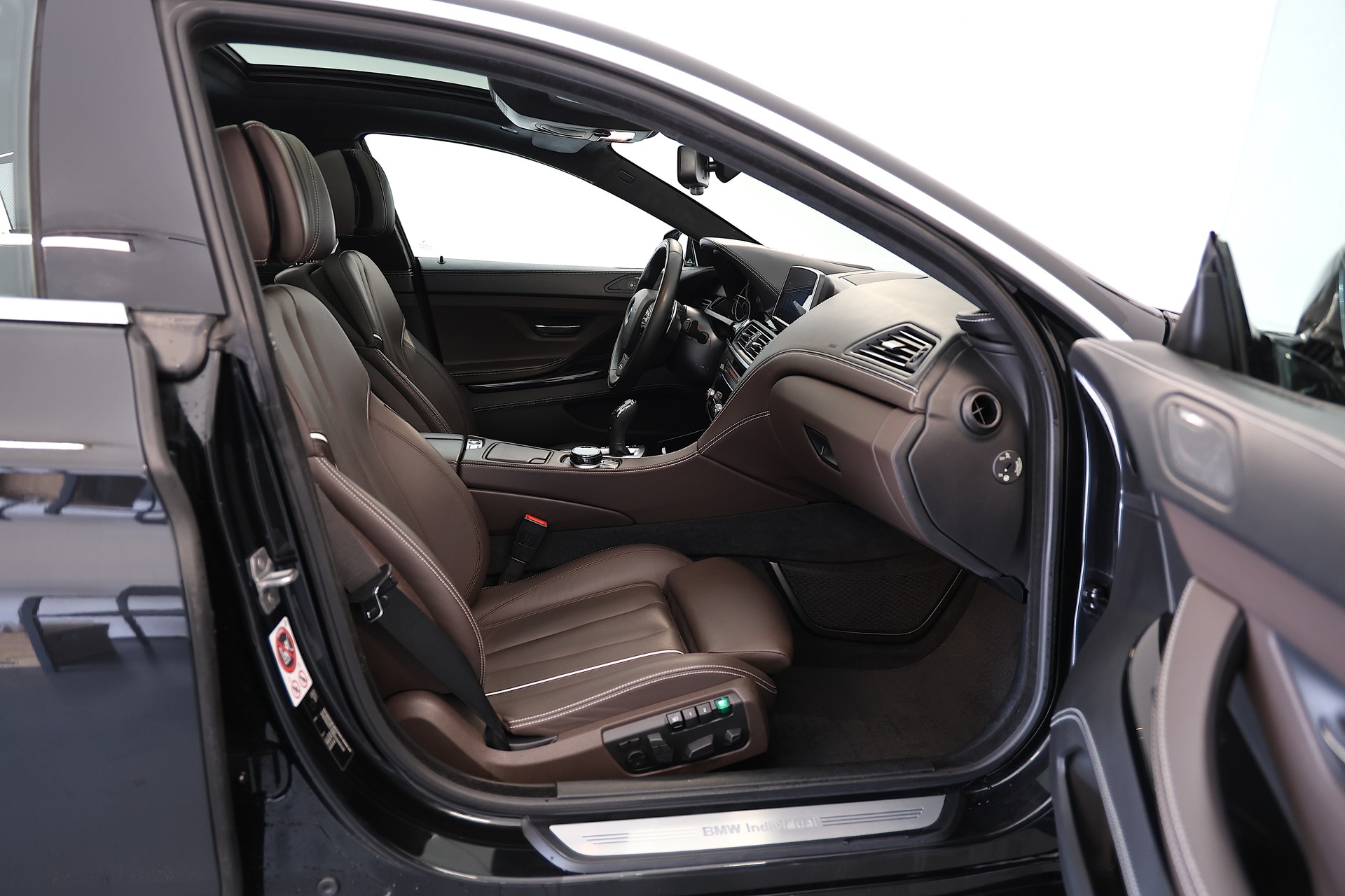 BMW 640i Gran Coupé xDrive *Individual*-image-13