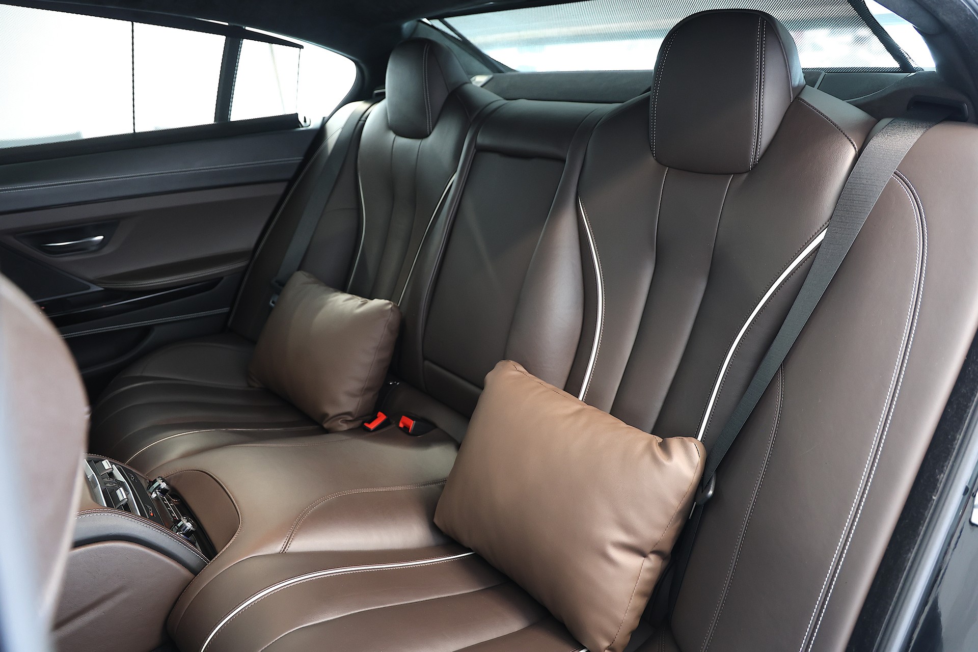 BMW 640i Gran Coupé xDrive *Individual*-image-19