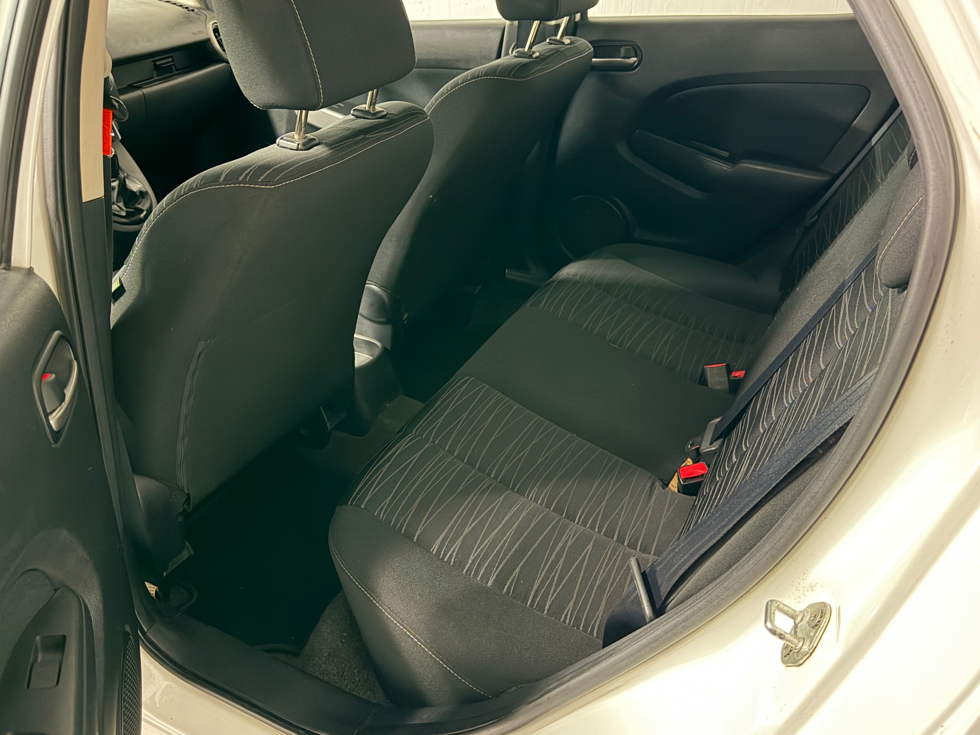 MAZDA 2 1.3i 16V Exclusive-image-8