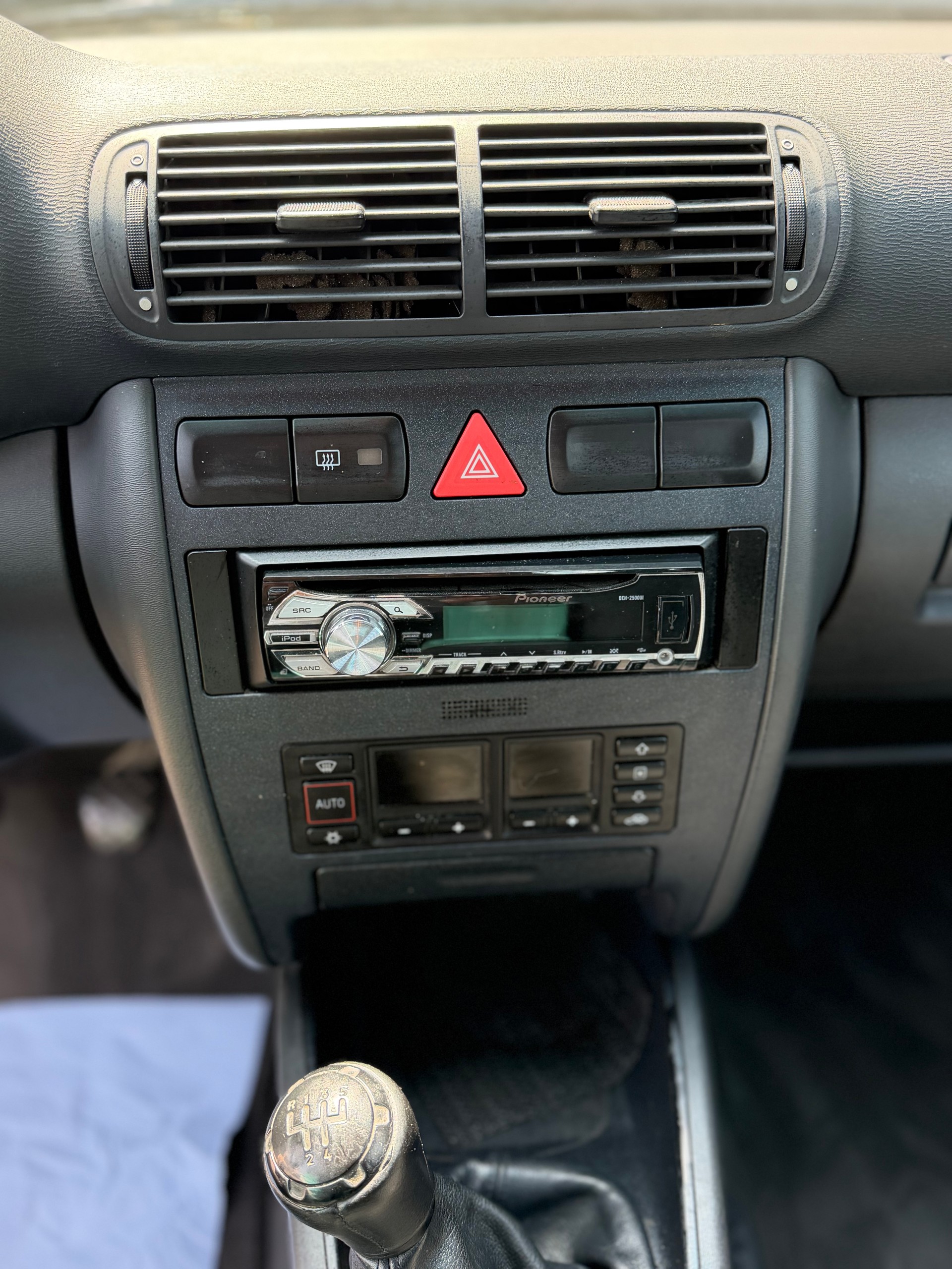 AUDI A3 1.6 Ambition-image-14