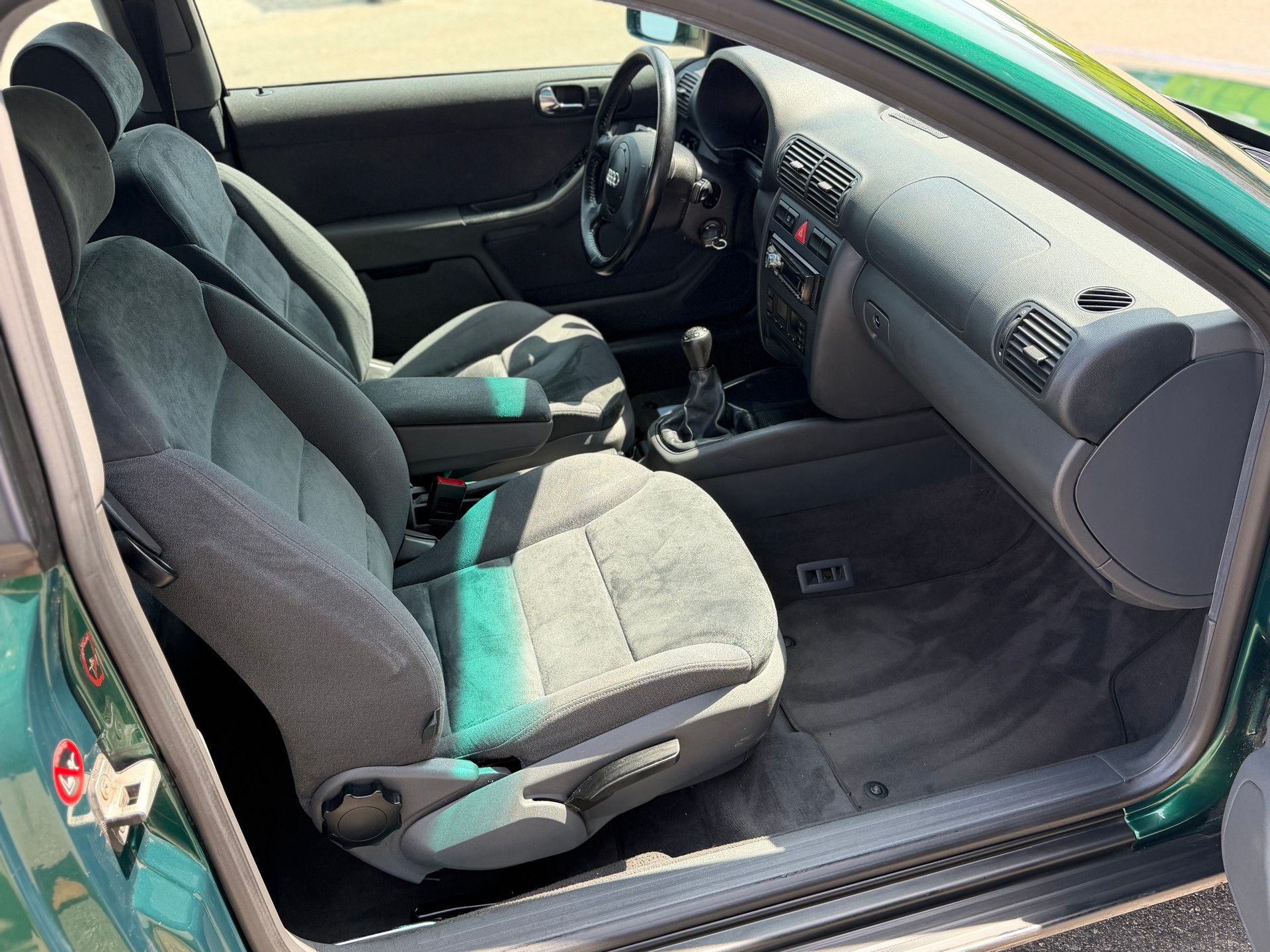 AUDI A3 1.6 Ambition-image-10