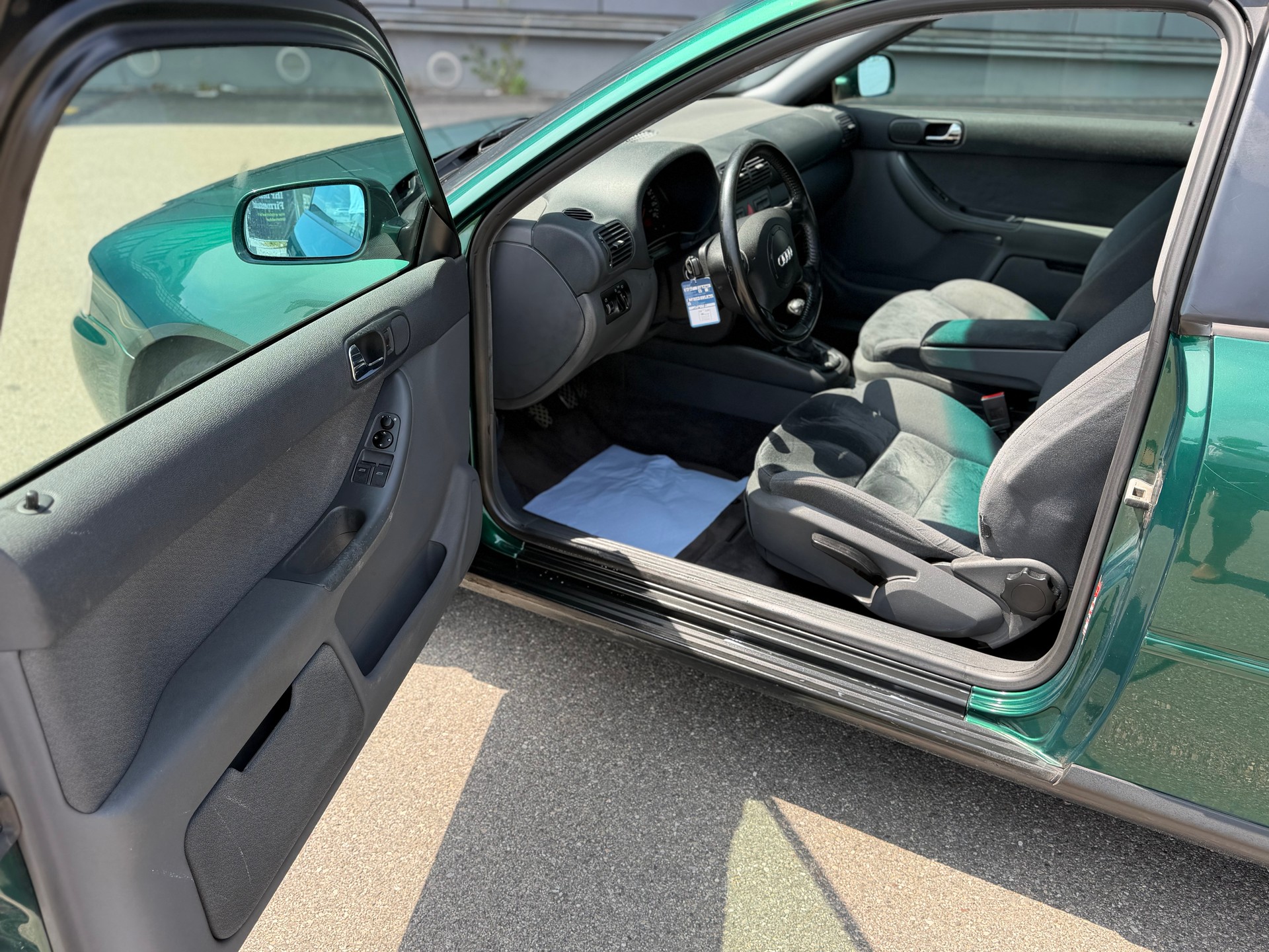 AUDI A3 1.6 Ambition-image-12