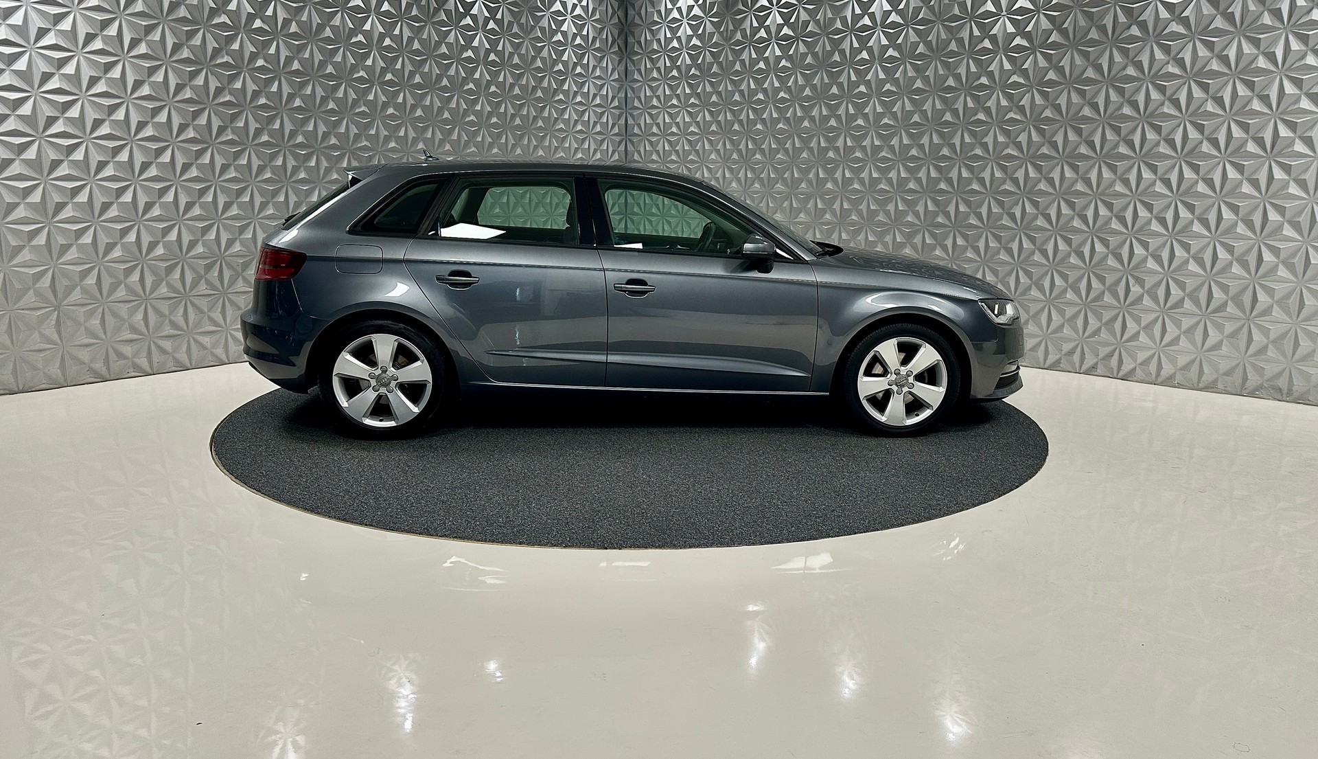 AUDI A3 Sportback 1.4 TFSI Ambition S-tronic-image-3