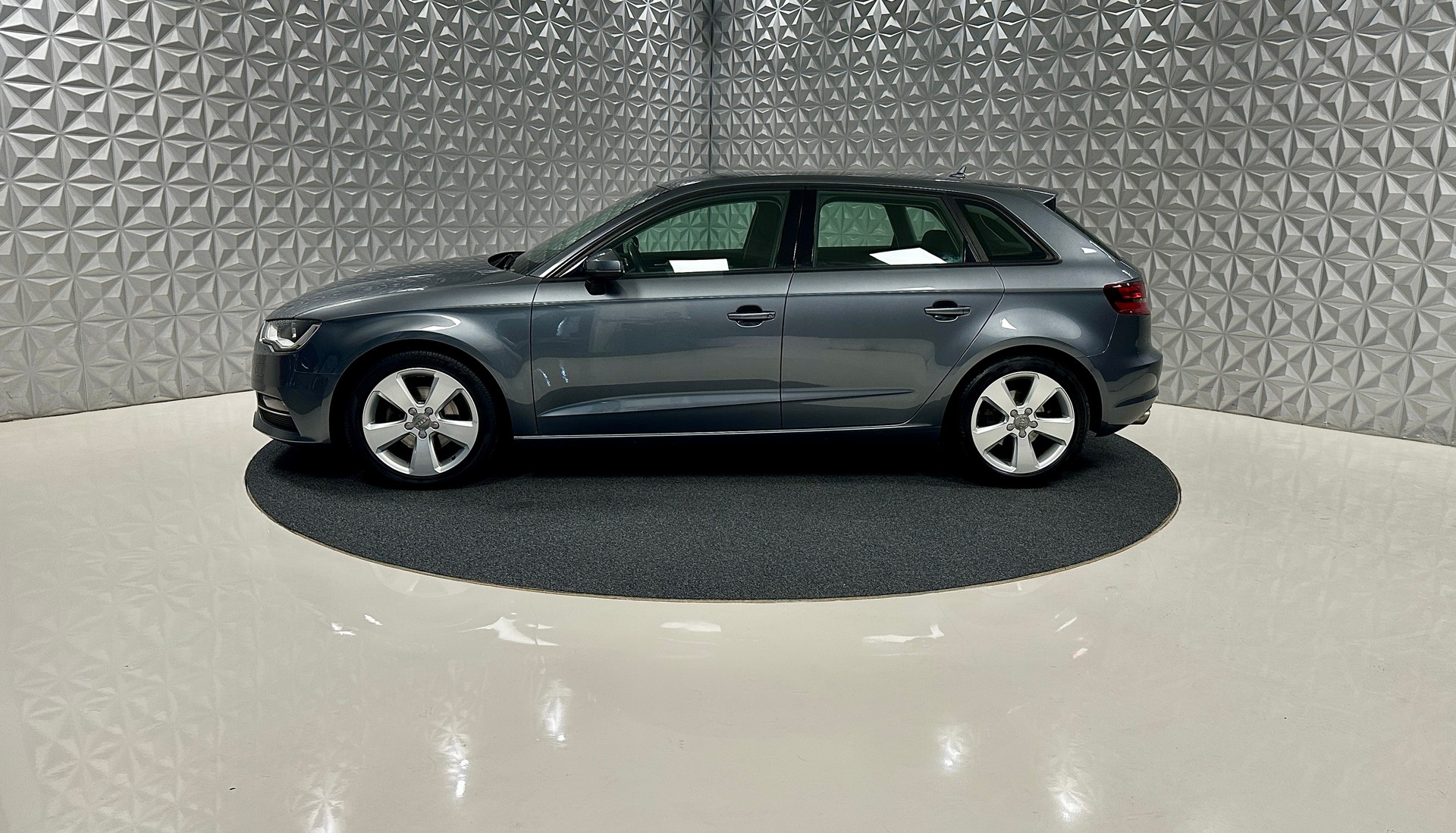 AUDI A3 Sportback 1.4 TFSI Ambition S-tronic-image-7