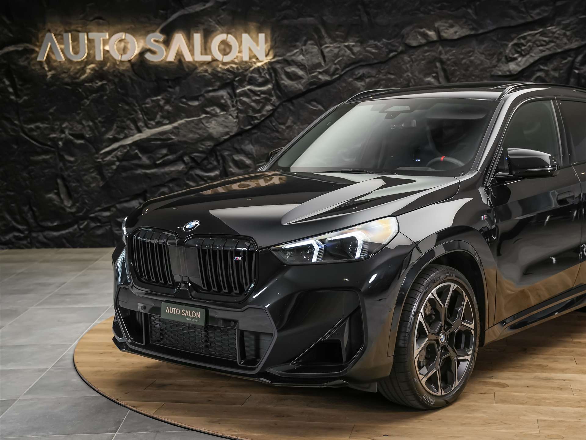 BMW X1 xDrive M35i *Panorama*El. Sitze mit Memory*Head Up Display*-image-17