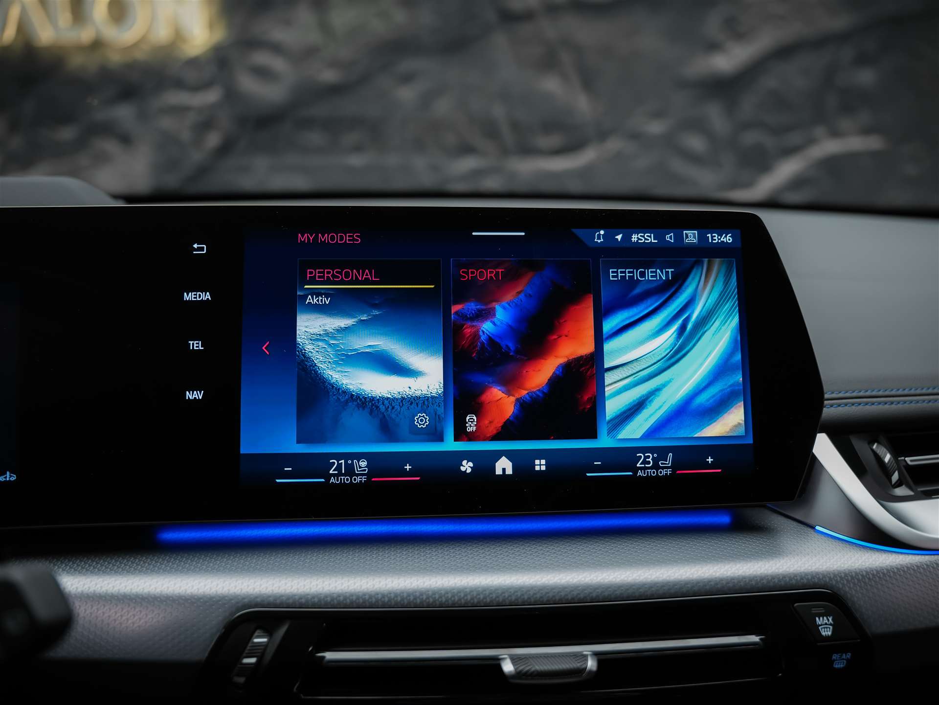 BMW X1 xDrive M35i *Panorama*El. Sitze mit Memory*Head Up Display*-image-35