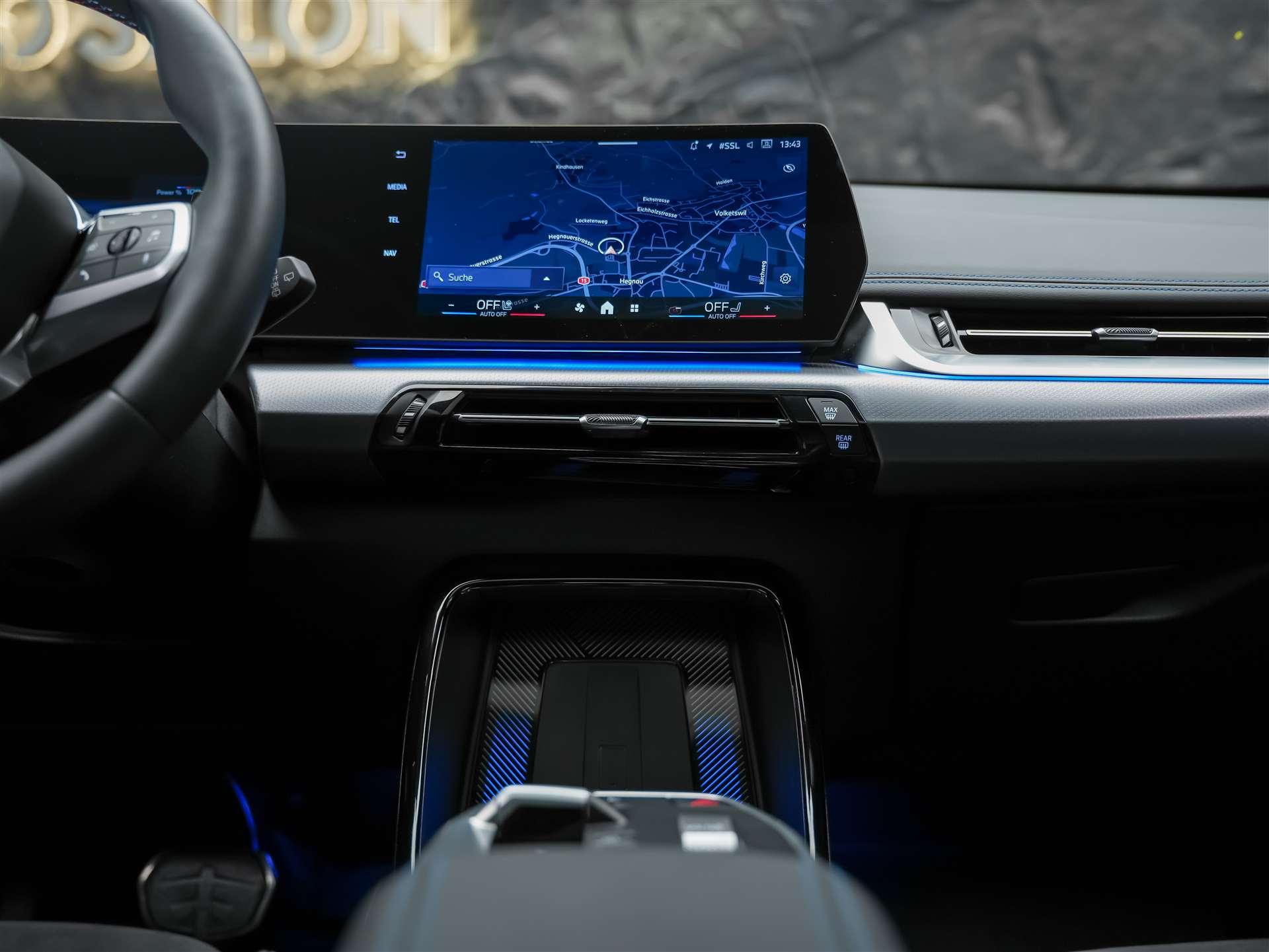 BMW X1 xDrive M35i *Panorama*El. Sitze mit Memory*Head Up Display*-image-21