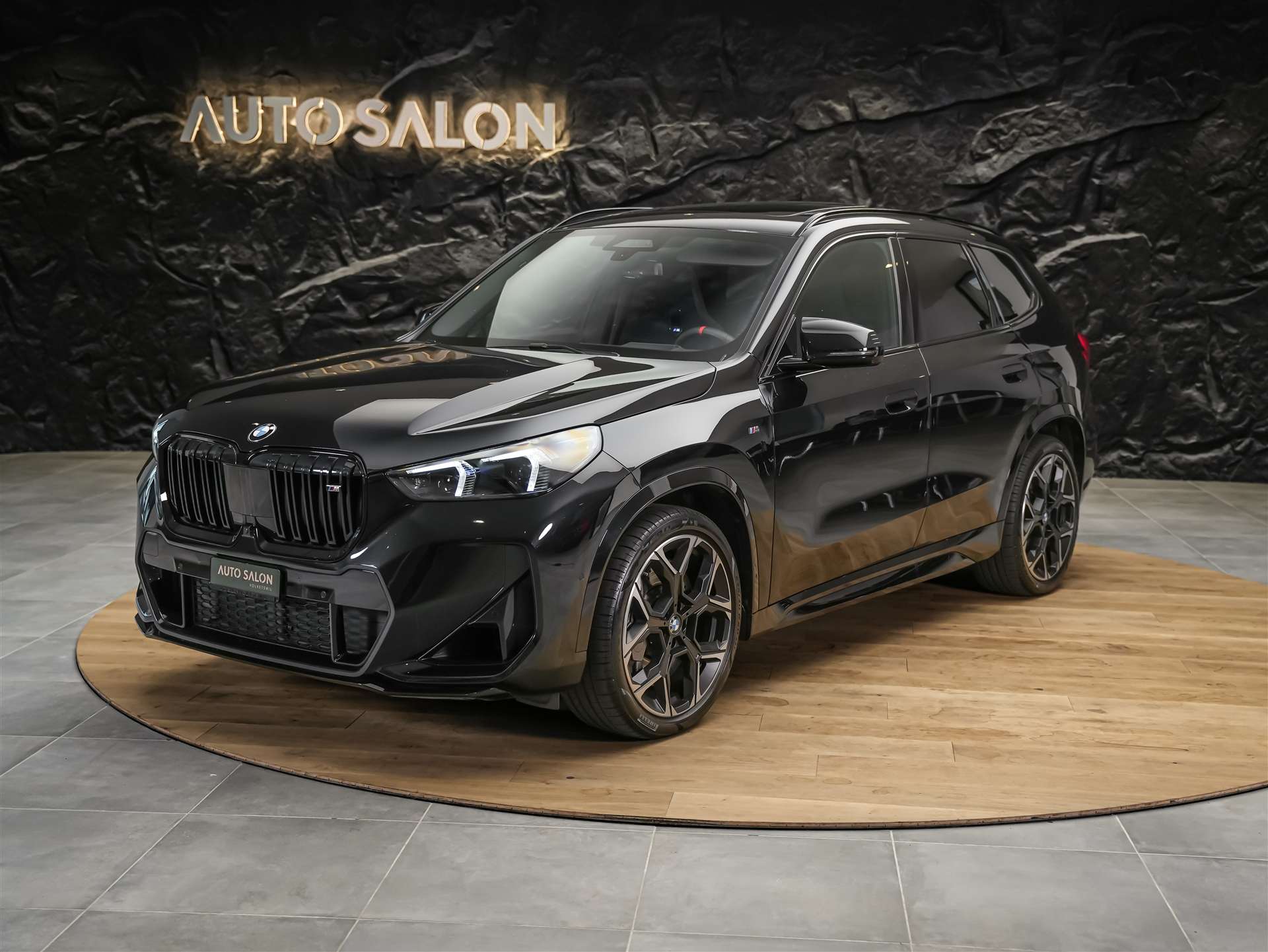 BMW X1 xDrive M35i *Panorama*El. Sitze mit Memory*Head Up Display*-image-1