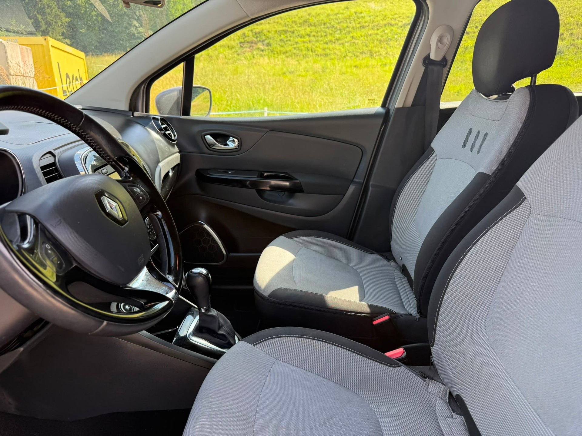 RENAULT Captur 1.2 T Helly Hansen EDC-image-12