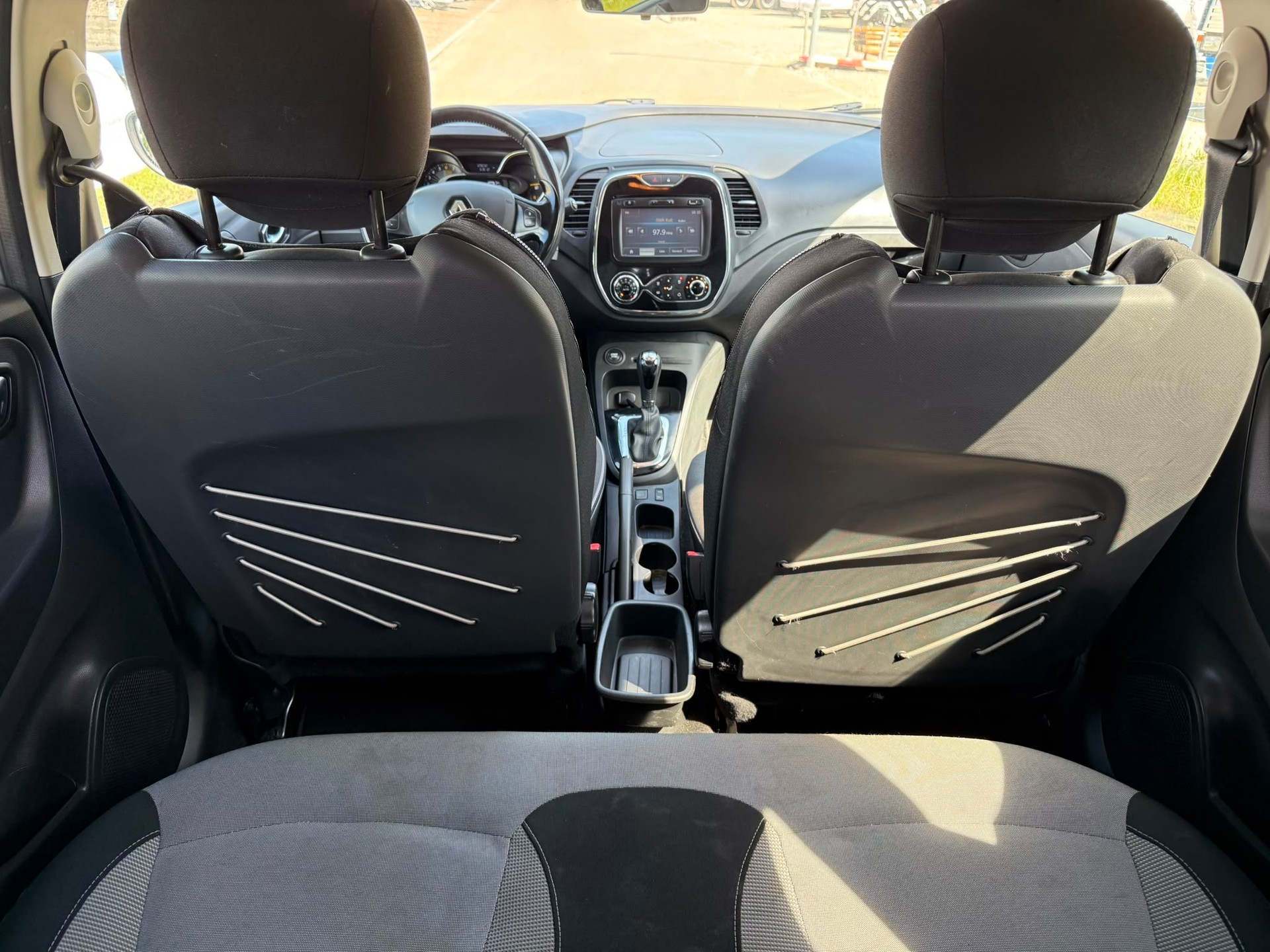 RENAULT Captur 1.2 T Helly Hansen EDC-image-8