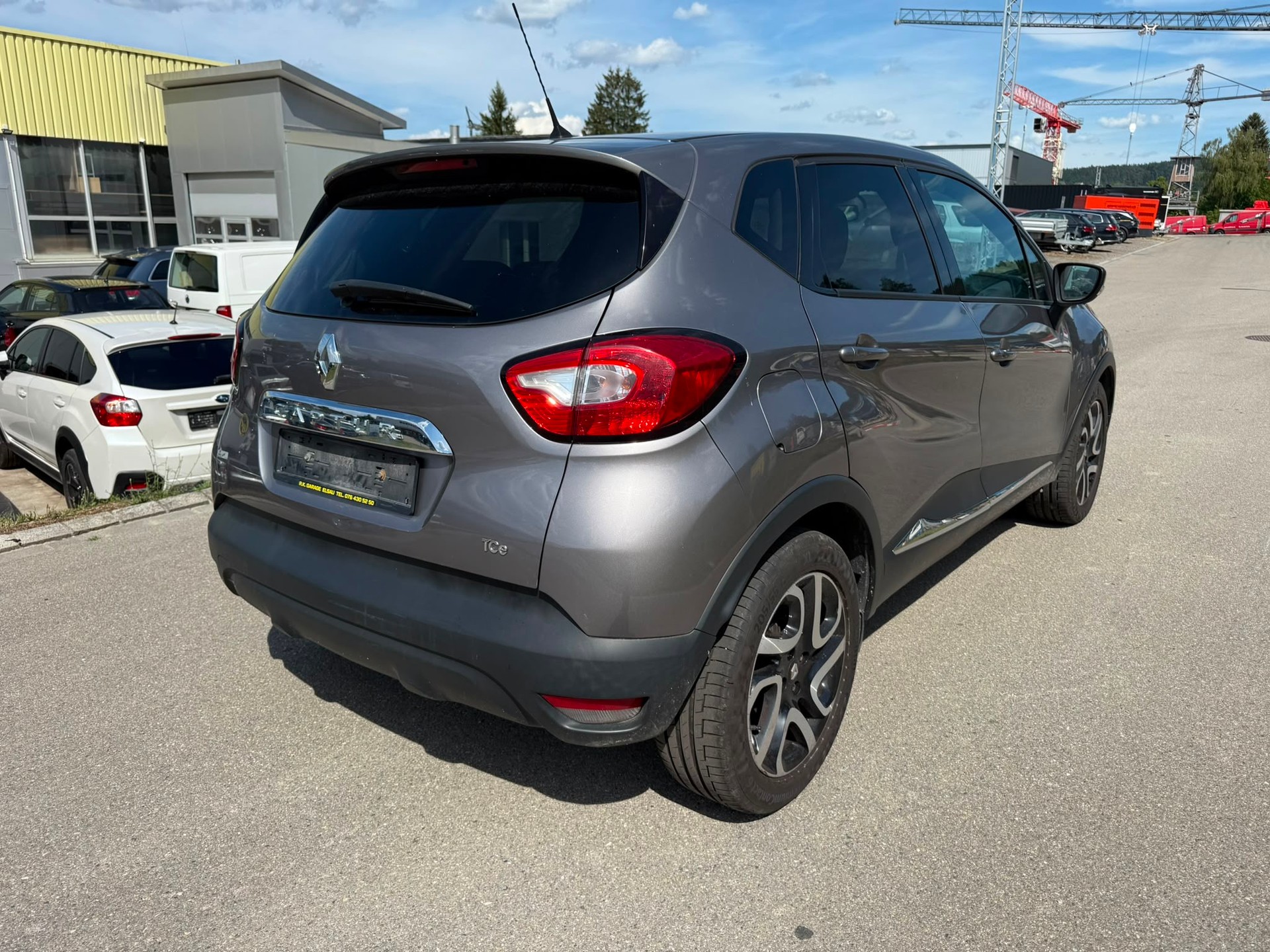RENAULT Captur 1.2 T Helly Hansen EDC-image-5