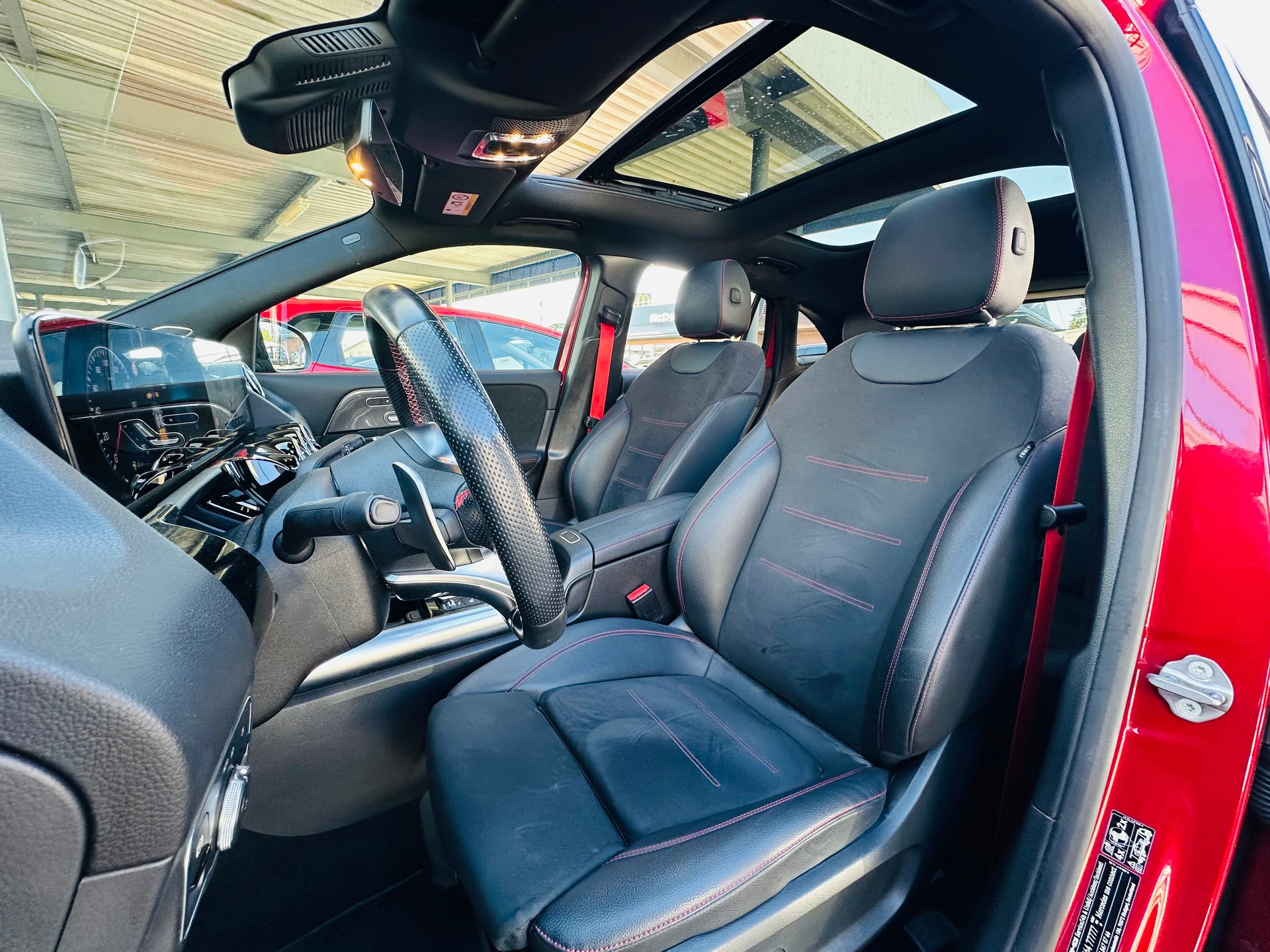 MERCEDES-BENZ GLA 35 AMG 4Matic 8G-Speedshift DCT-image-16
