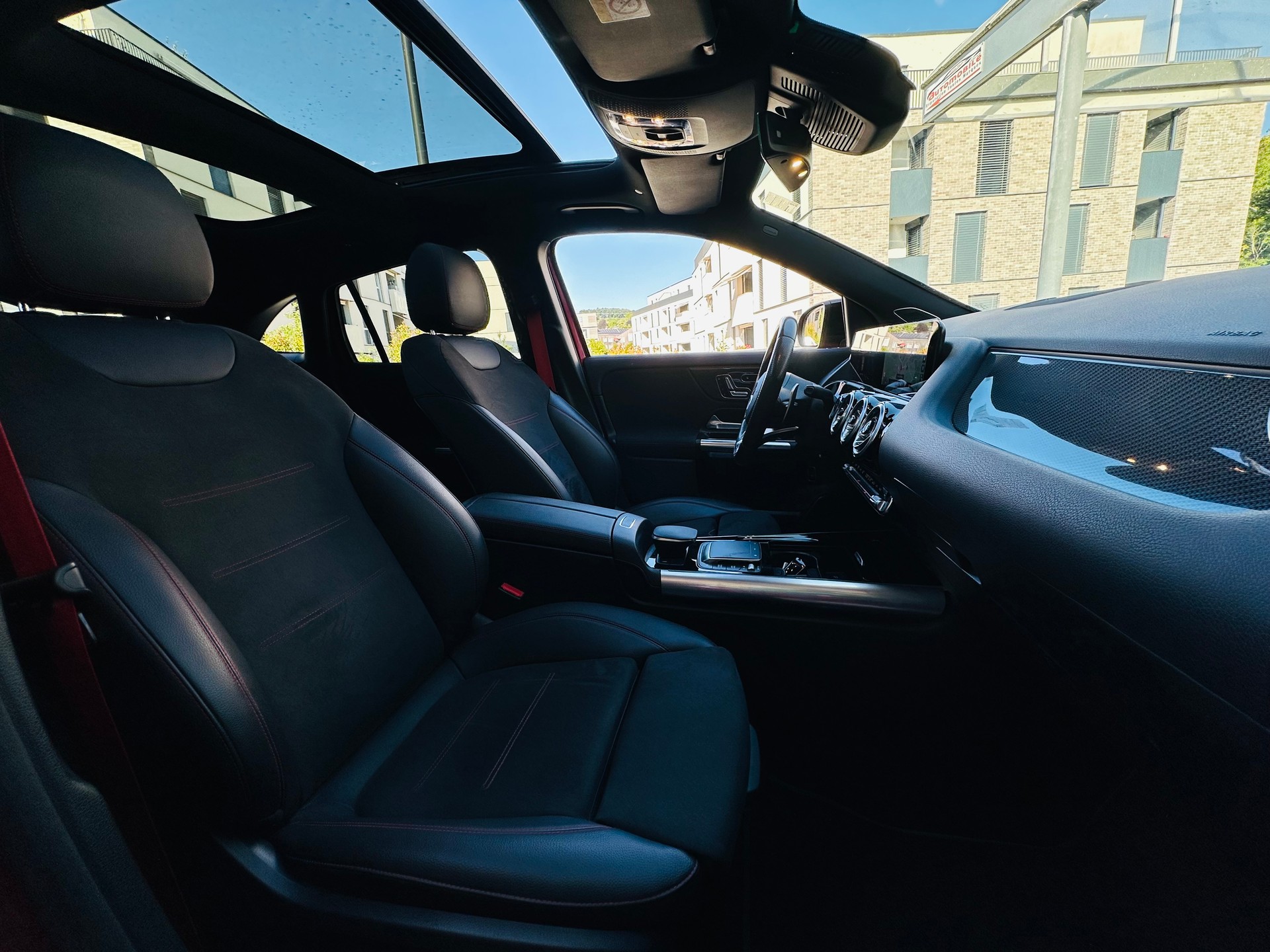 MERCEDES-BENZ GLA 35 AMG 4Matic 8G-Speedshift DCT-image-21