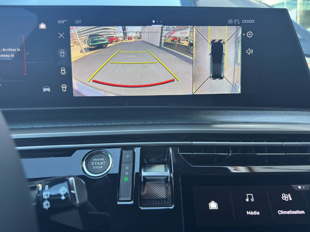 PEUGEOT 5008 e-Allure Premium AWD-image-5