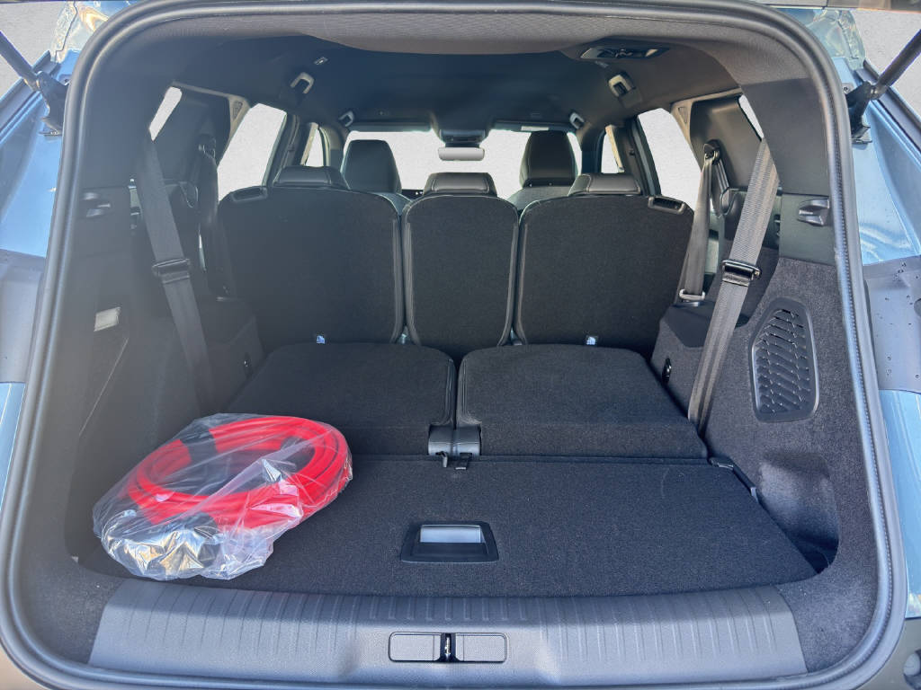 PEUGEOT 5008 e-Allure Premium AWD-image-7