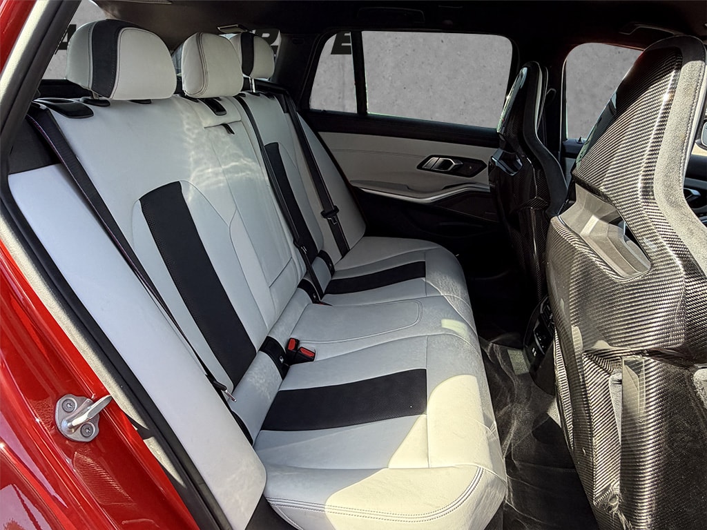 BMW M3 Competition xDrive Touring-image-11