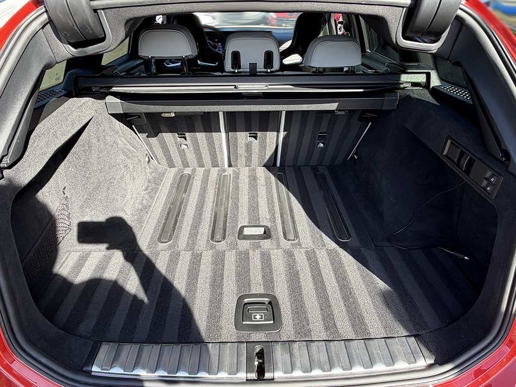 BMW M3 Competition xDrive Touring-image-10