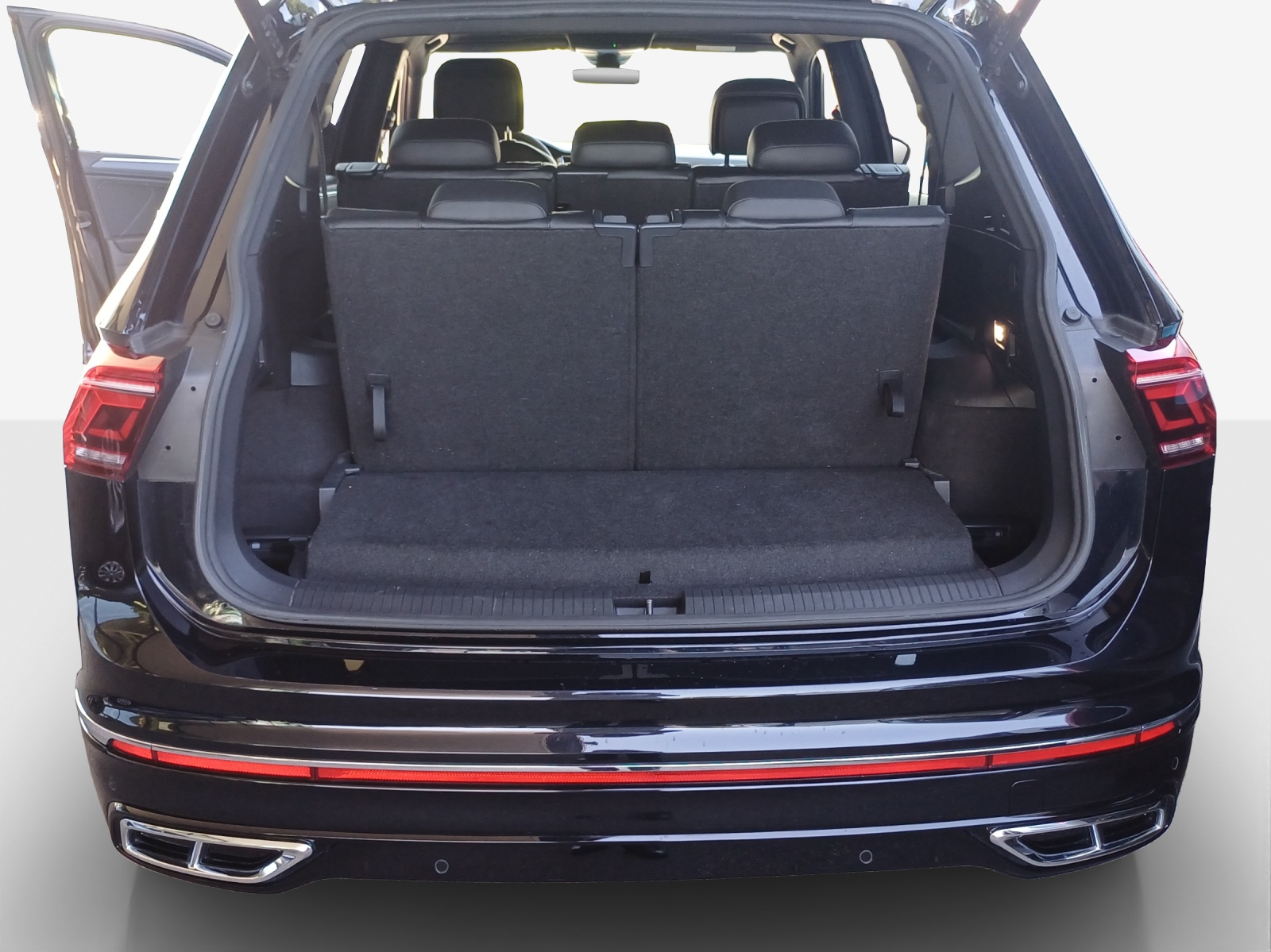 VW Tiguan Allspace 2.0TSI R-Line 4Motion DSG-image-12