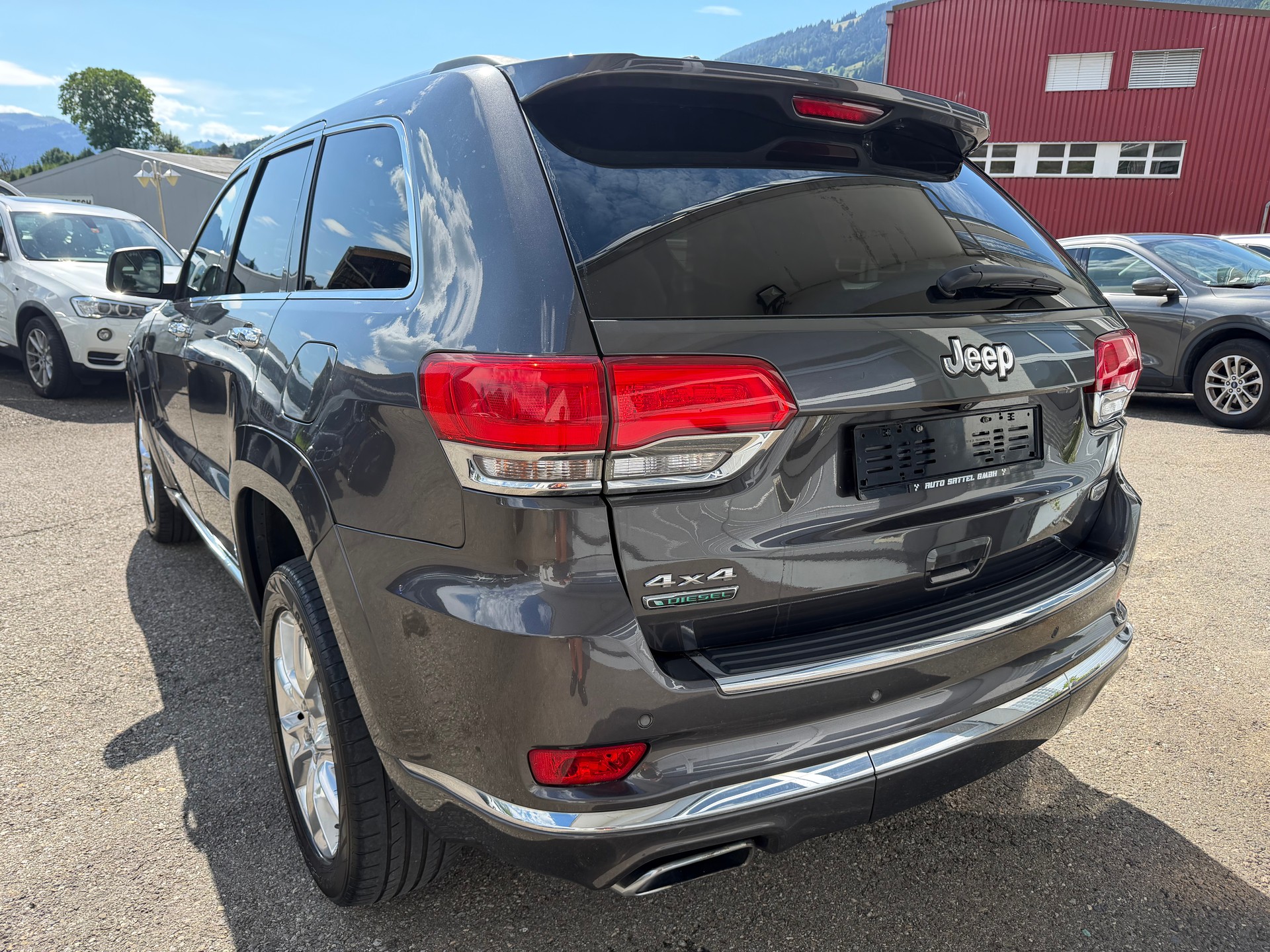JEEP Grand Cherokee 3.0 CRD Summit Automatic-image-2