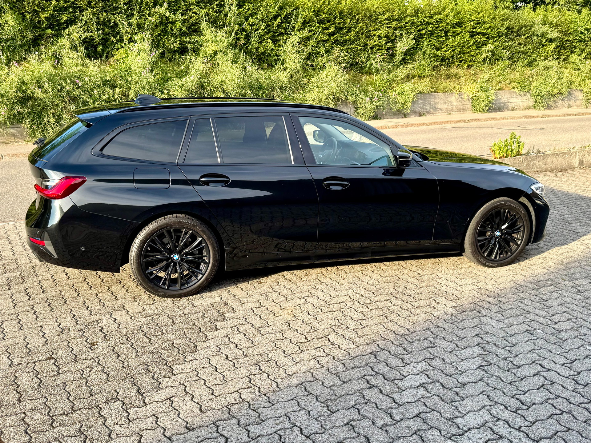 BMW 320d xDrive Touring Sport Line Steptronic-image-2