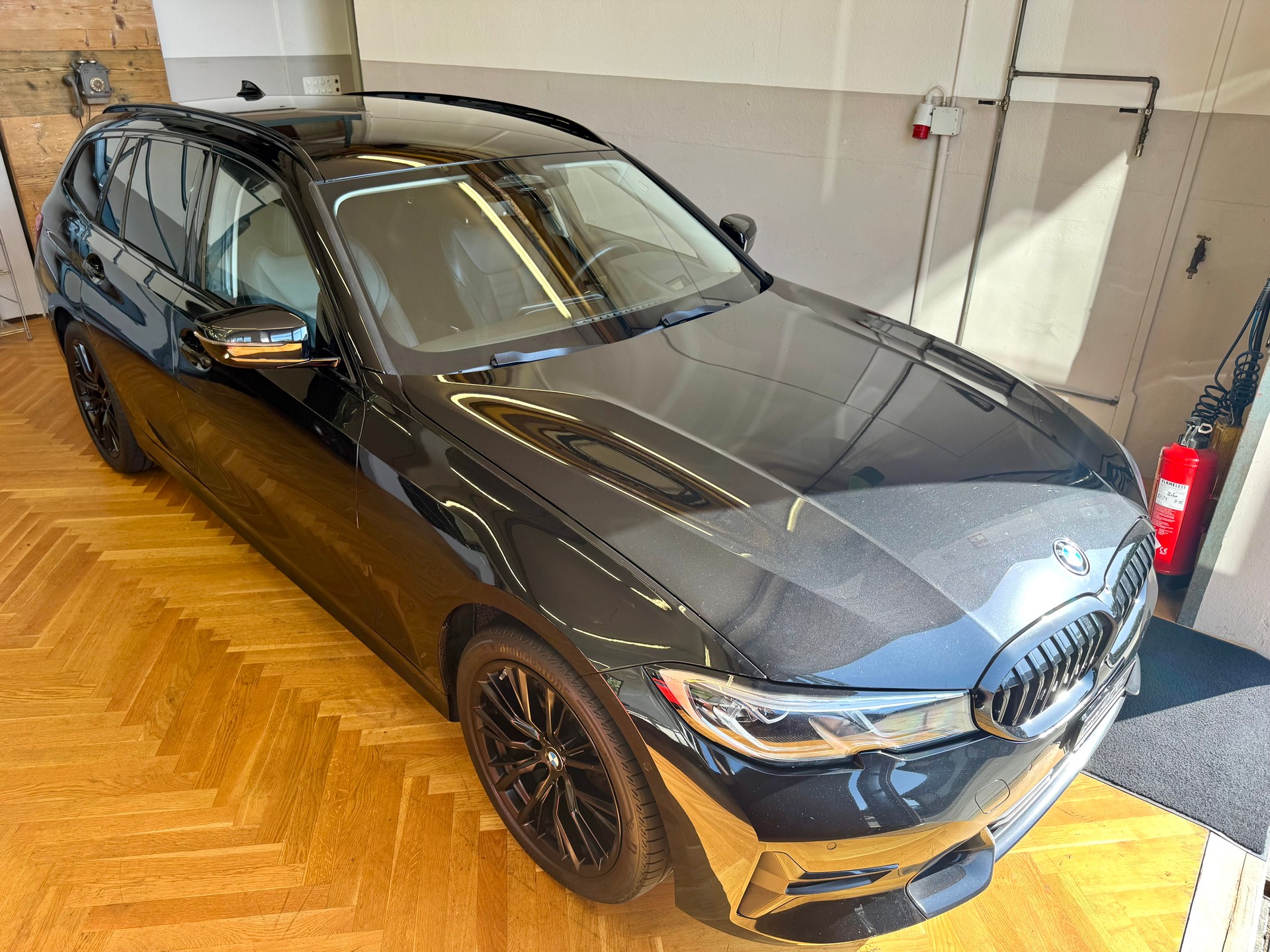 BMW 320d xDrive Touring Sport Line Steptronic-image-14