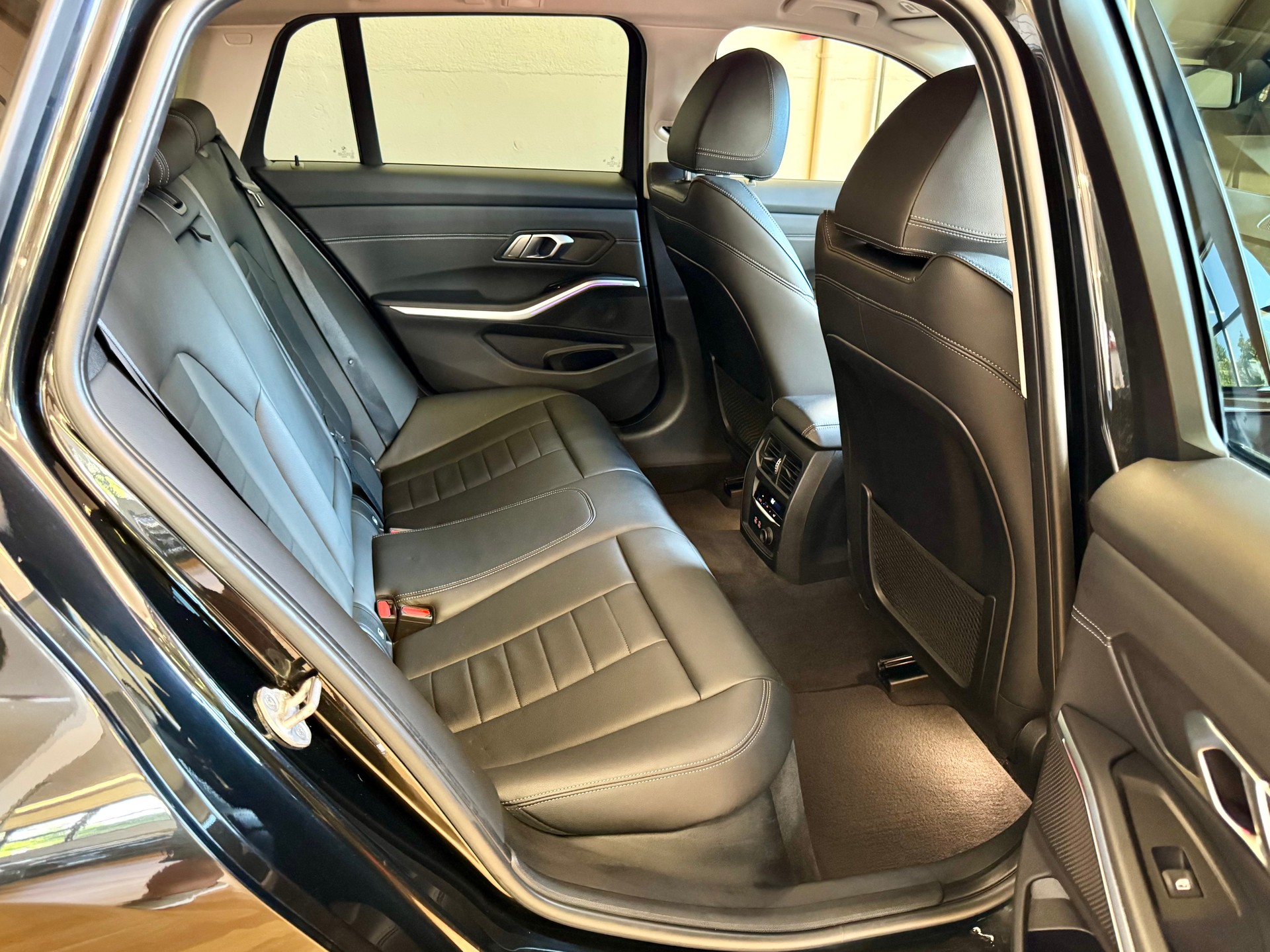 BMW 320d xDrive Touring Sport Line Steptronic-image-19
