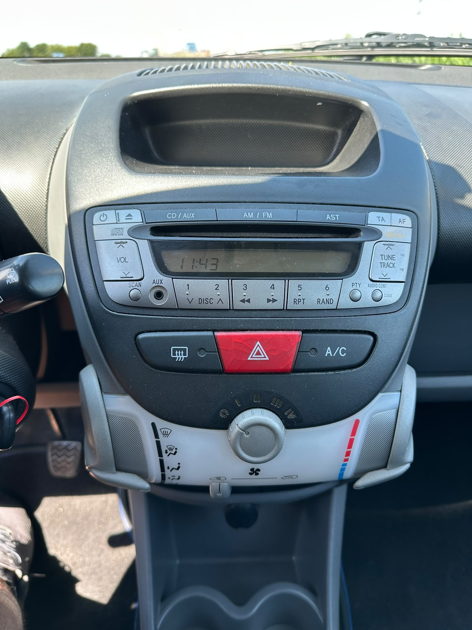 TOYOTA Aygo 1.0 Linea Luna-image-13