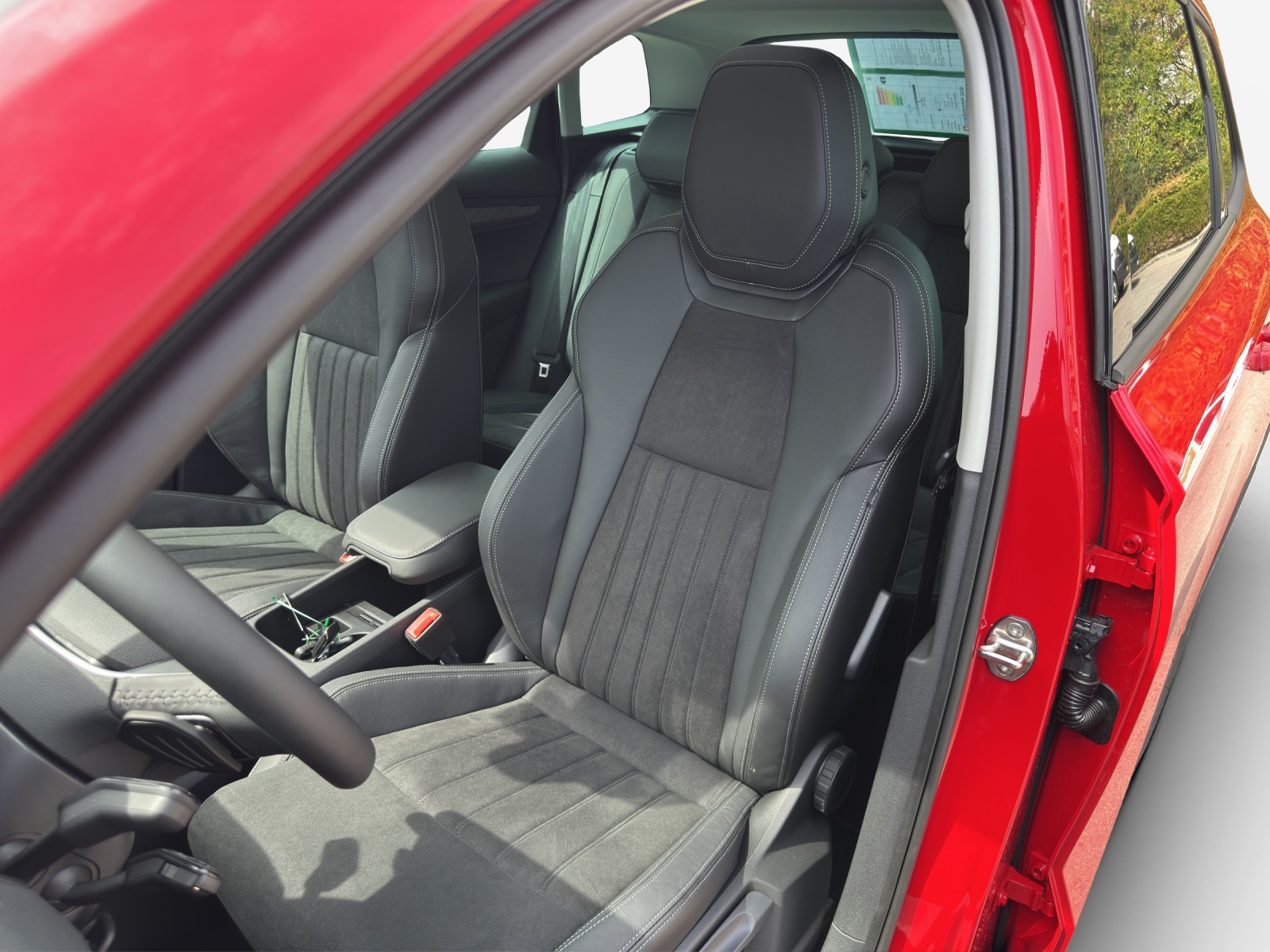 SKODA Karoq 1.5 TSI Dynamic DSG-image-7