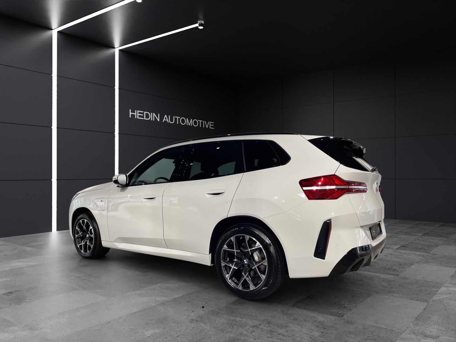 BMW X3 30e xDrive-showroom-element-3