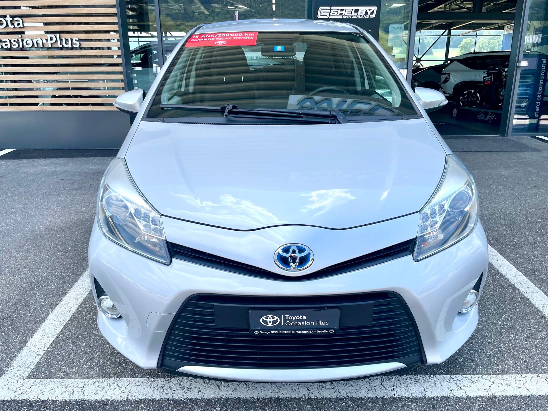 TOYOTA Yaris 1.5 VVT-i Hybrid Sol Premium CVT-image-3