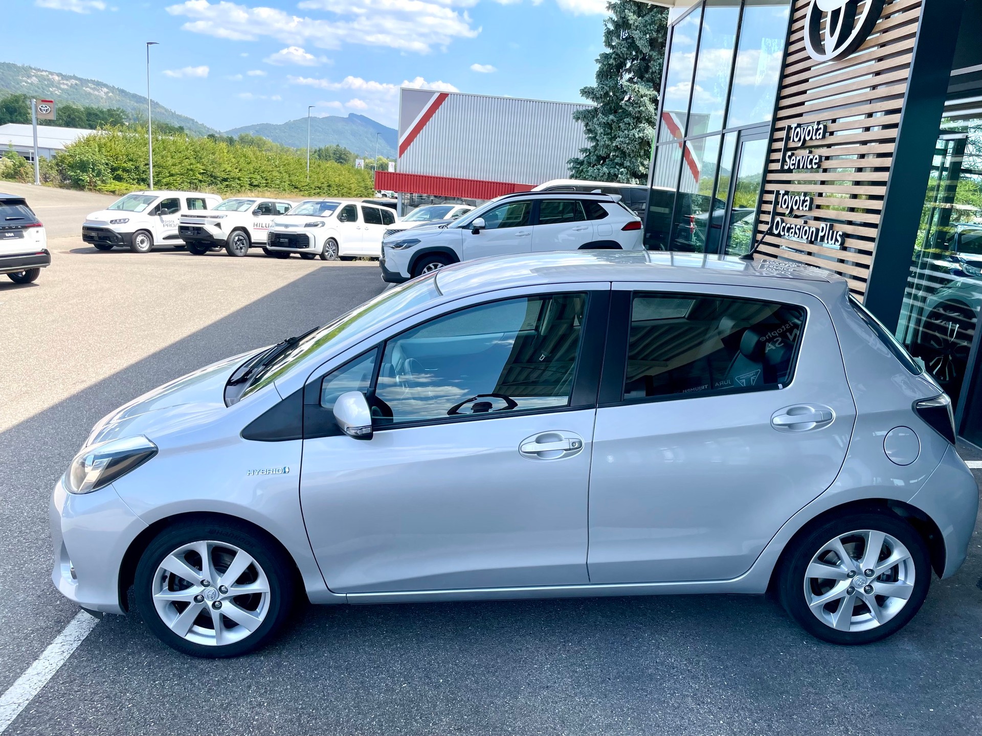 TOYOTA Yaris 1.5 VVT-i Hybrid Sol Premium CVT-image-0