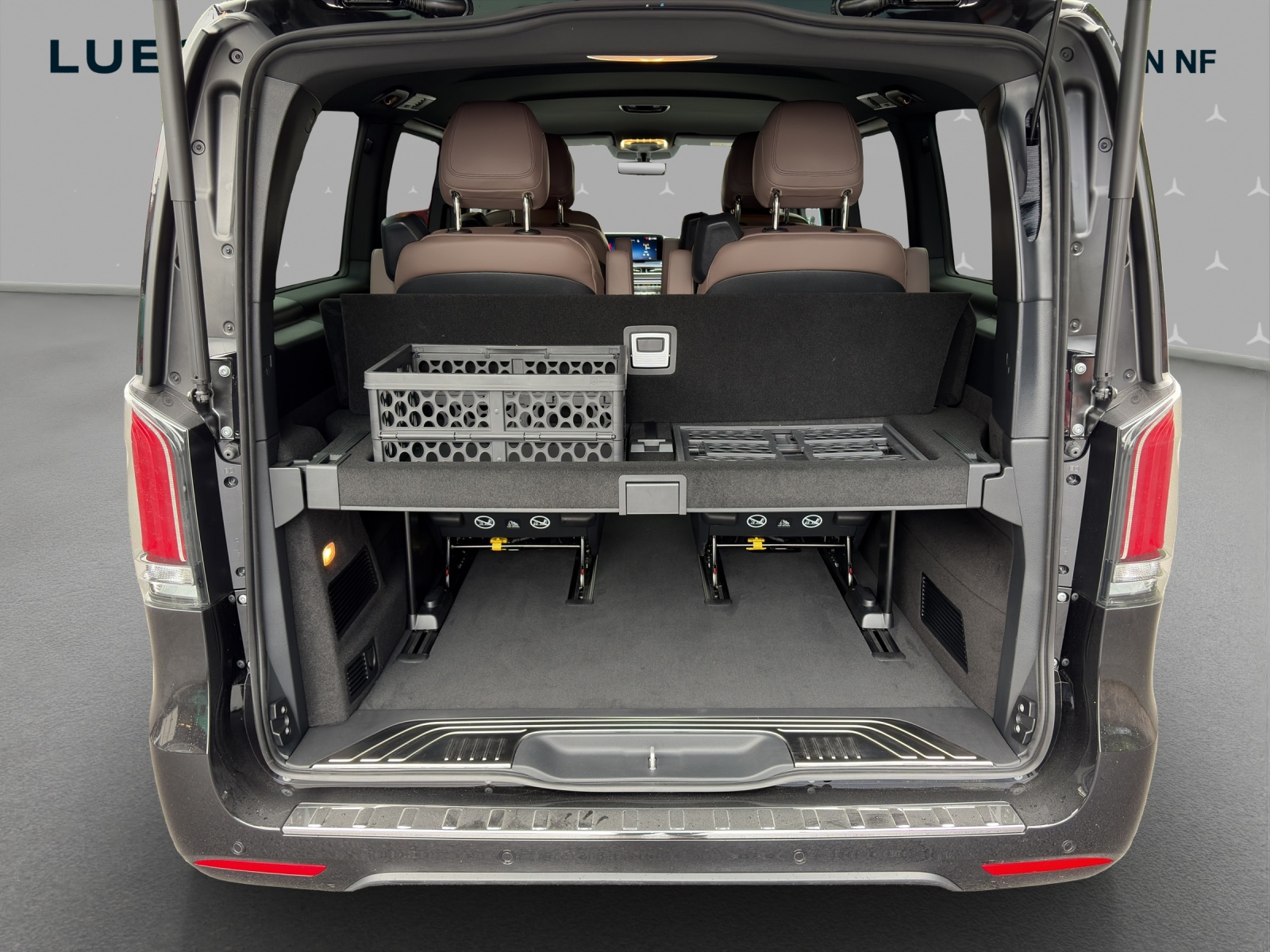 MERCEDES-BENZ V 300 d lang 4Matic Swiss Edition 9G-Tronic-image-14