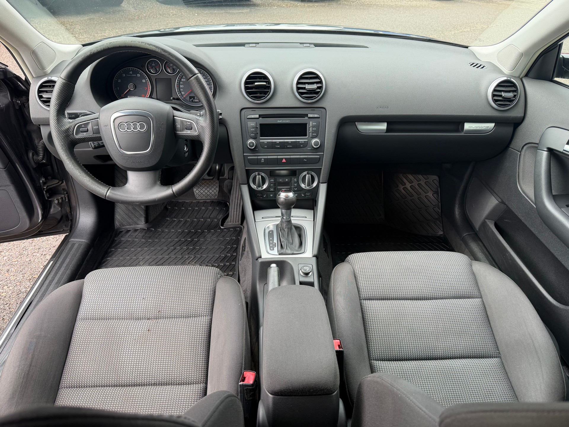 AUDI A3 Sportback 2.0 TFSI Ambition quattro S-tronic-image-7